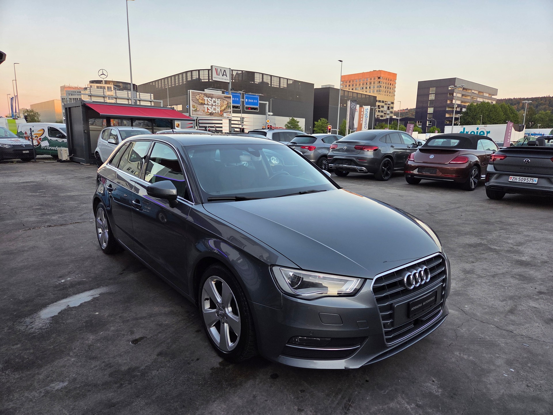 AUDI A3 Sportback 1.4 TFSI Attraction S-tronic-image-9
