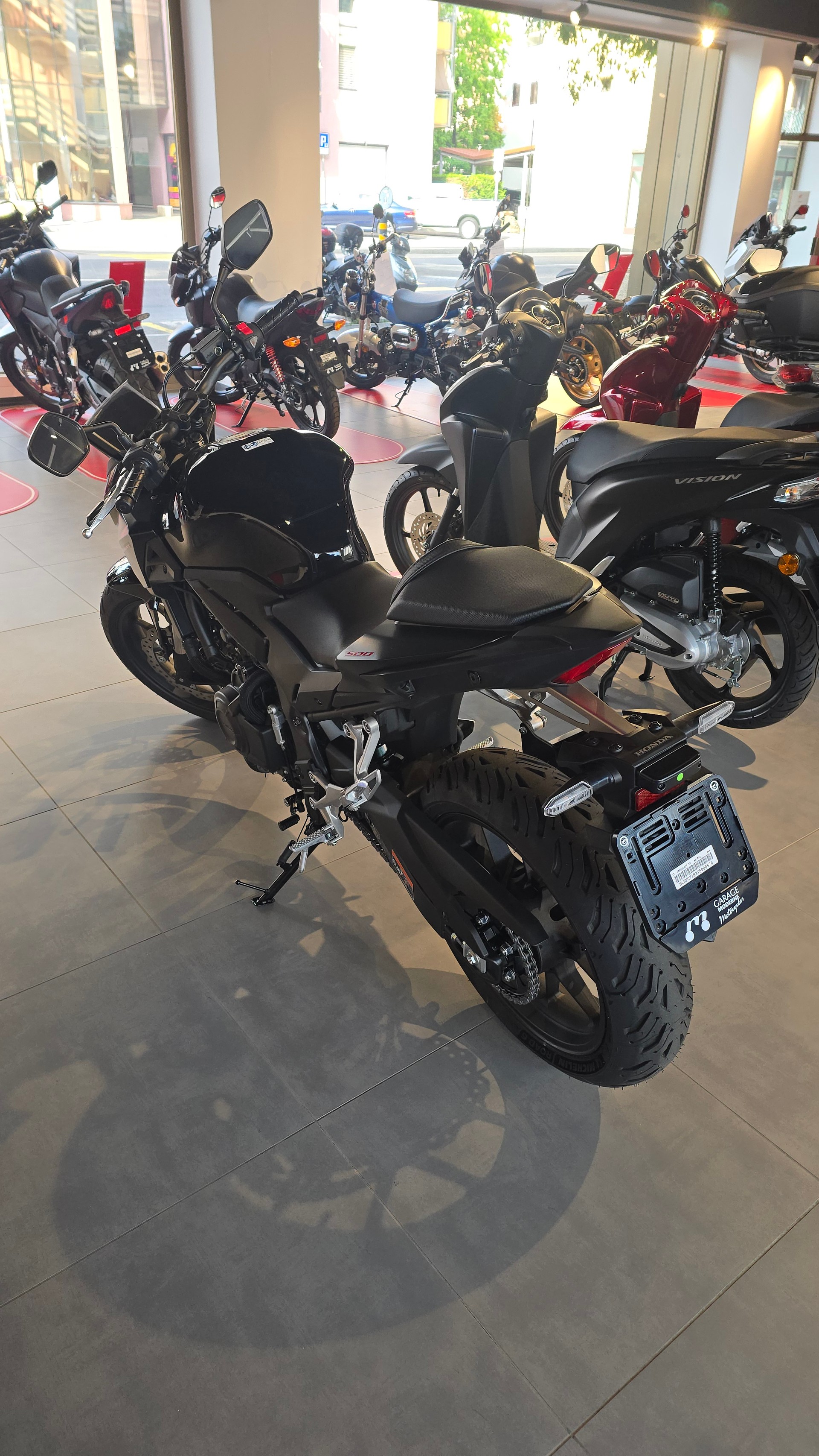HONDA CB 500 Hornet E-Clutch-image-5