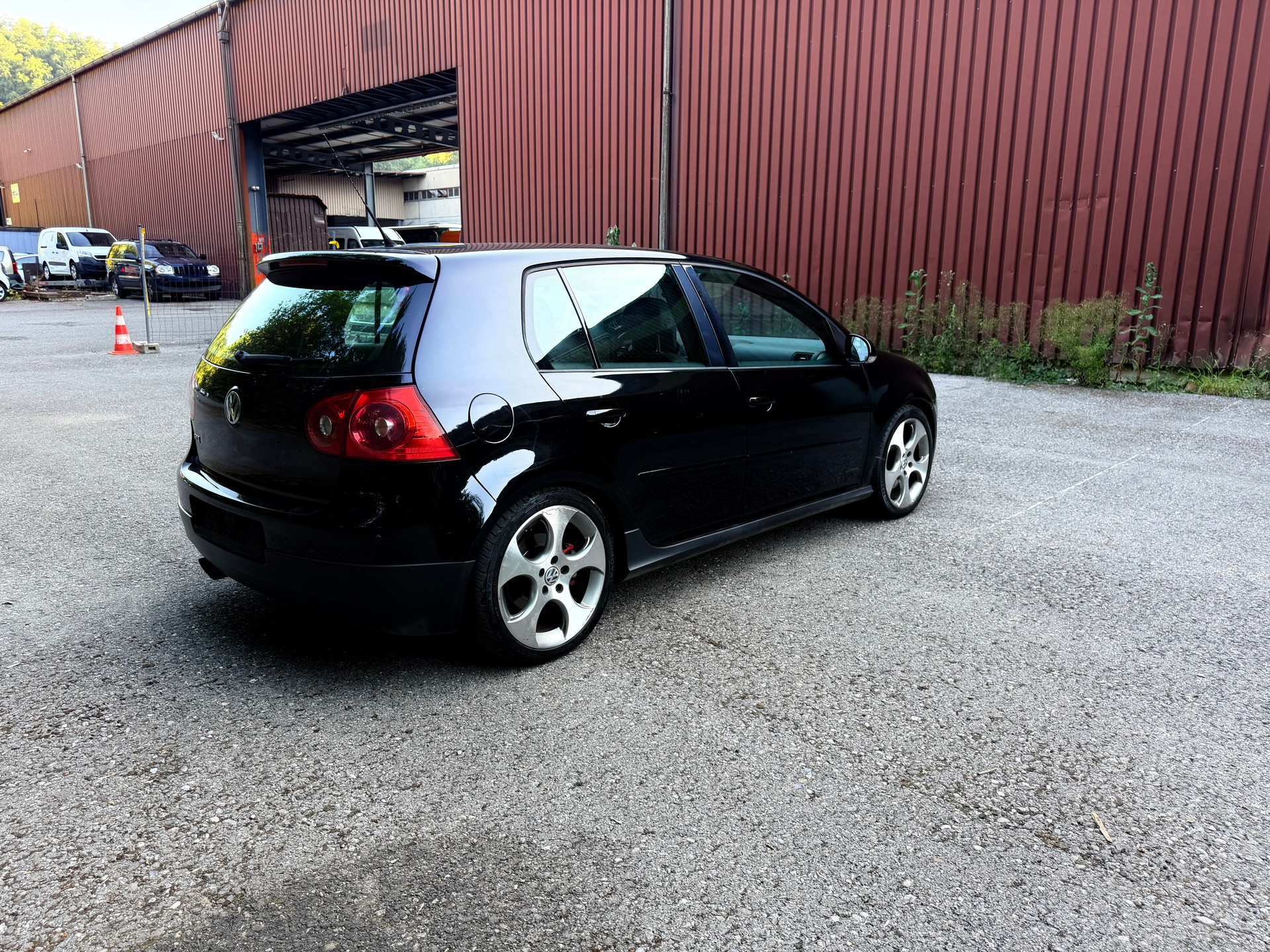 VW Golf 2.0 TFSI GTI-image-3