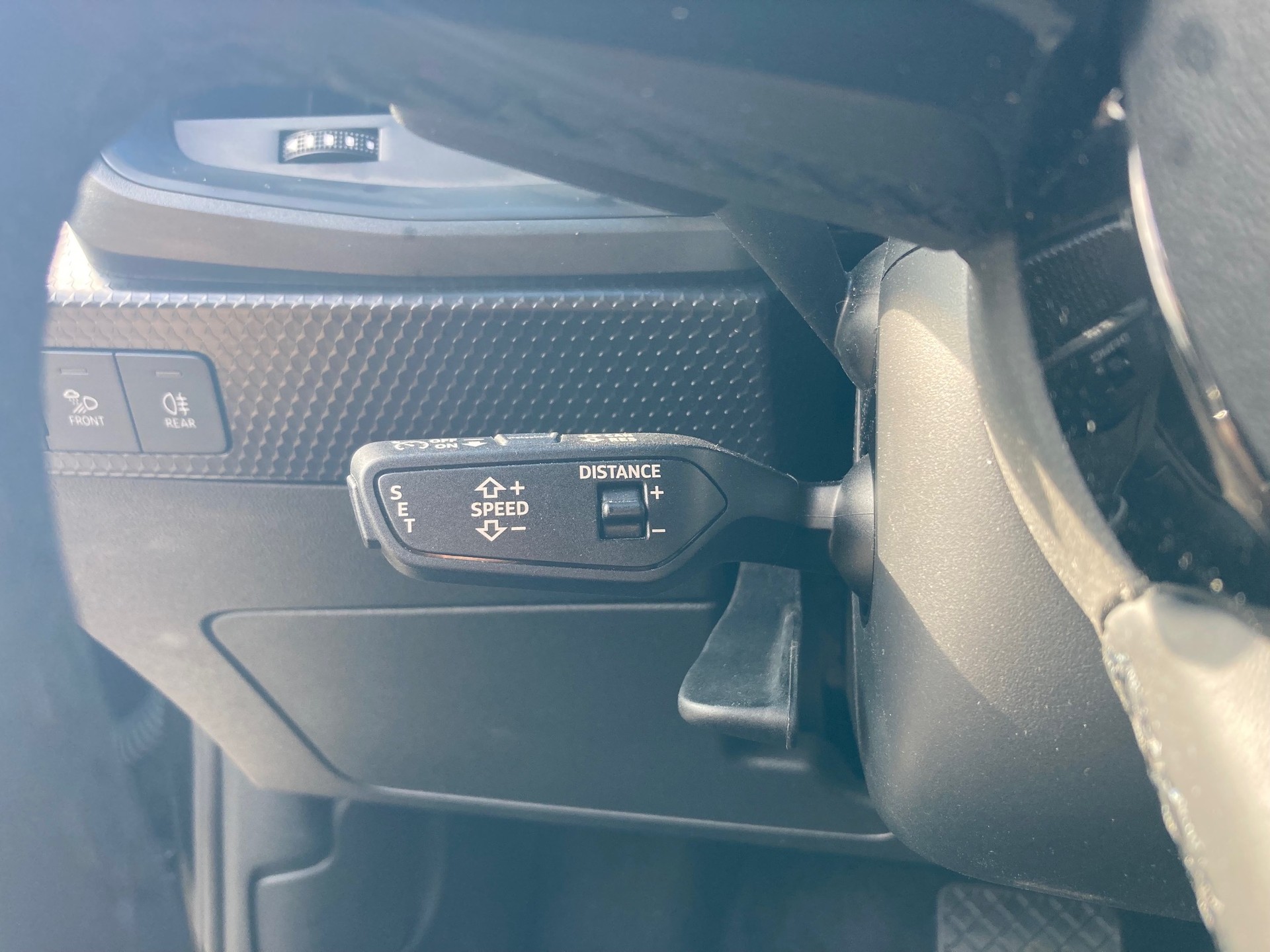 AUDI A1 30 TFSI Attraction-image-11