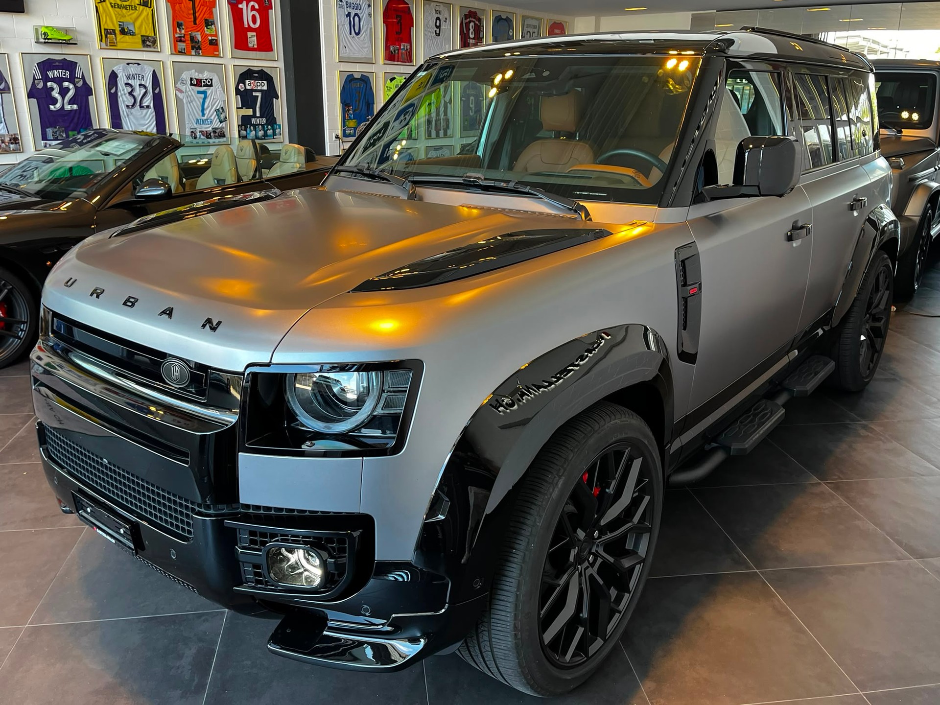 LAND ROVER Defender 110 3.0 D I6 300 X-Dynamic SE * Urban-Umbau *-image-3