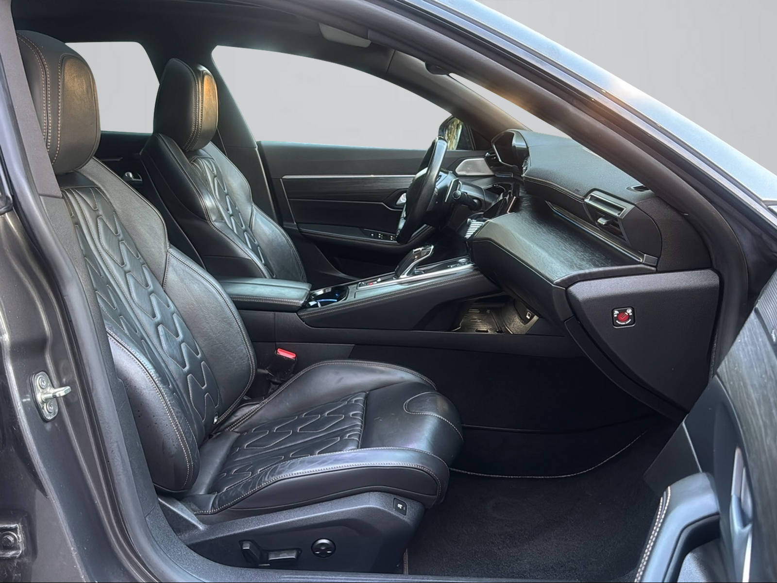 PEUGEOT 508 SW 1.6 Pure Tech GT EAT8-image-11