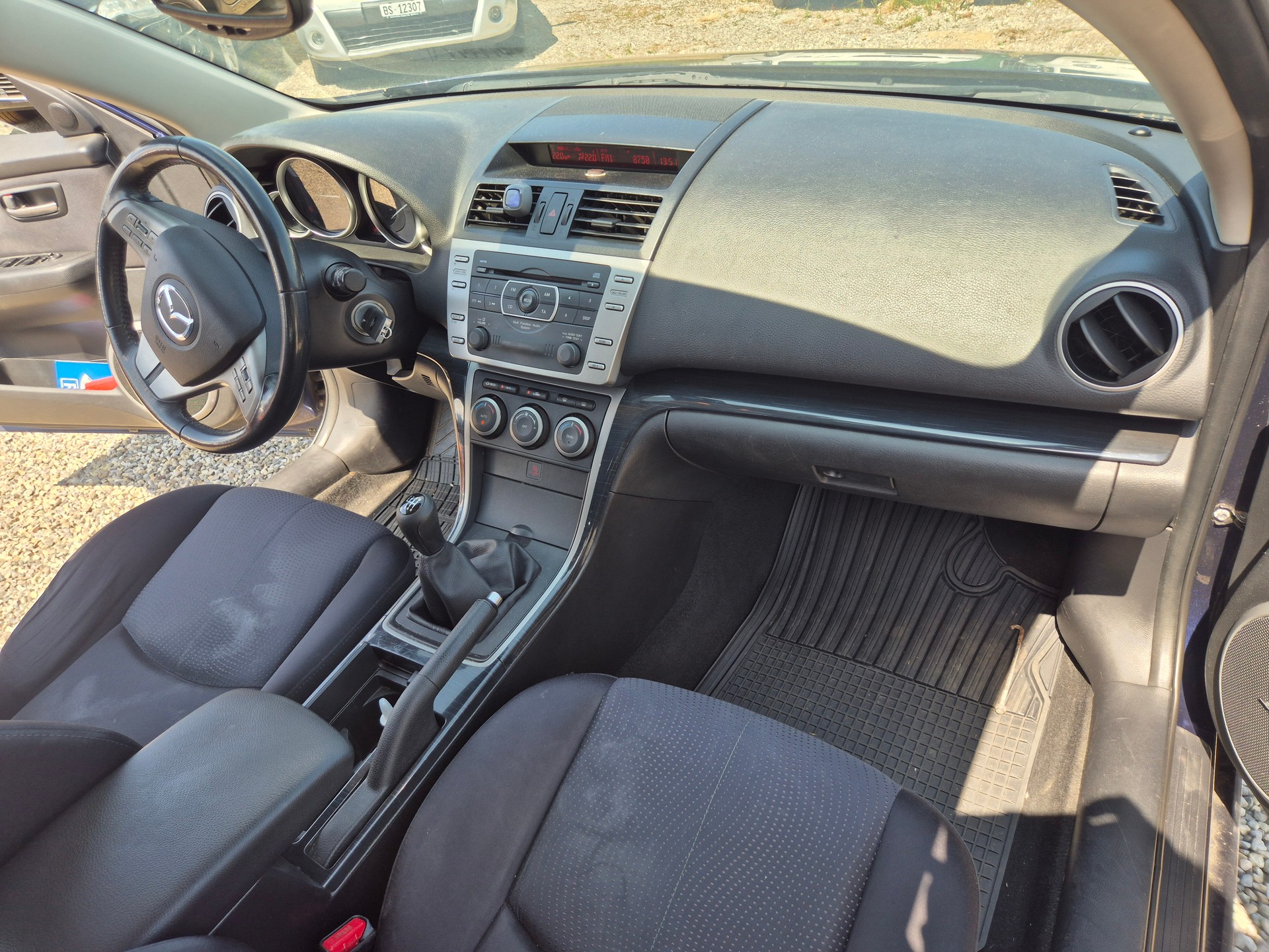 MAZDA Limousine-image-8