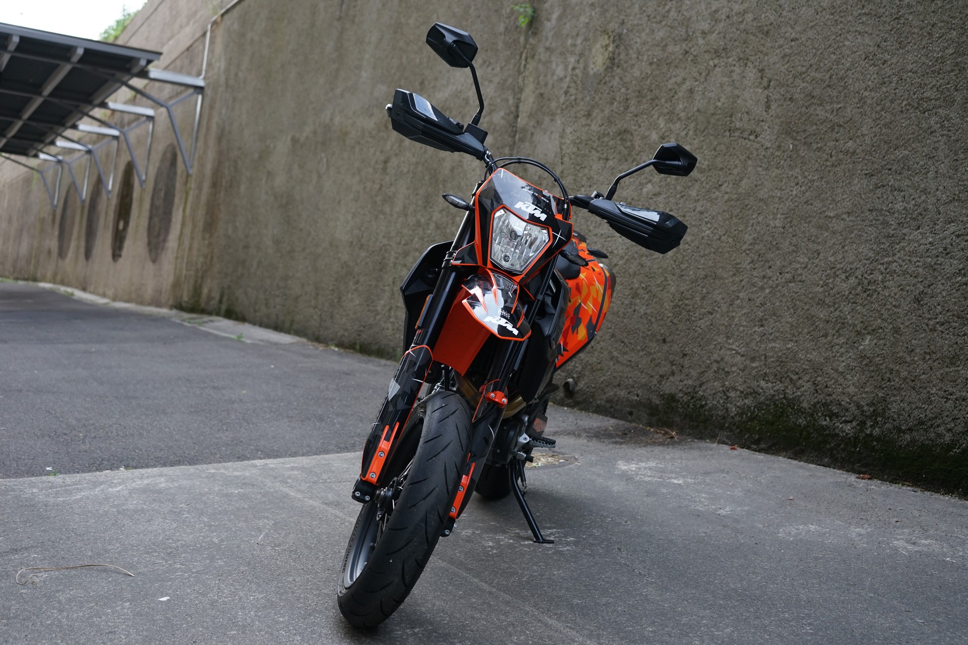 KTM 690 SMC R ABS (35 kW)-image-3