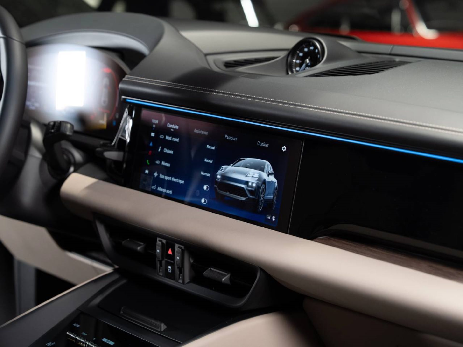PORSCHE Macan Turbo-image-9
