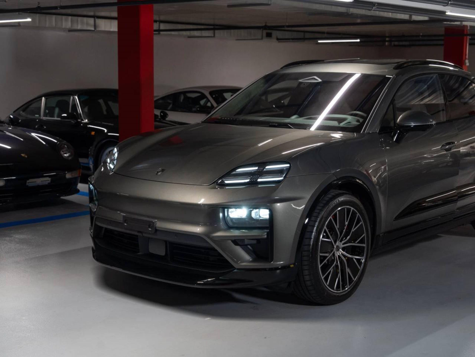PORSCHE Macan Turbo-image-21