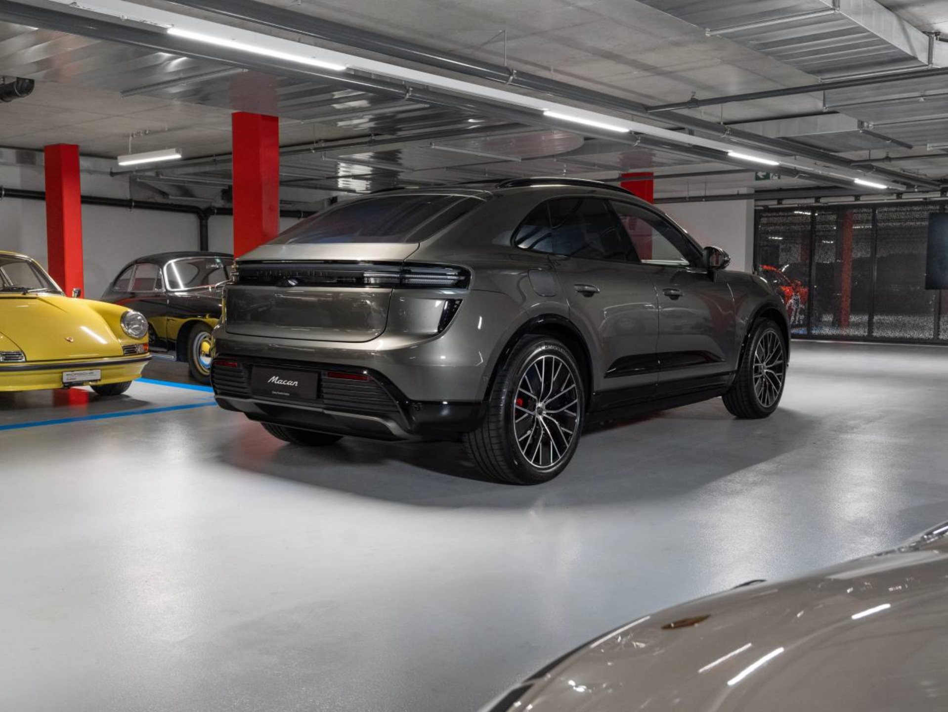 PORSCHE Macan Turbo-image-6
