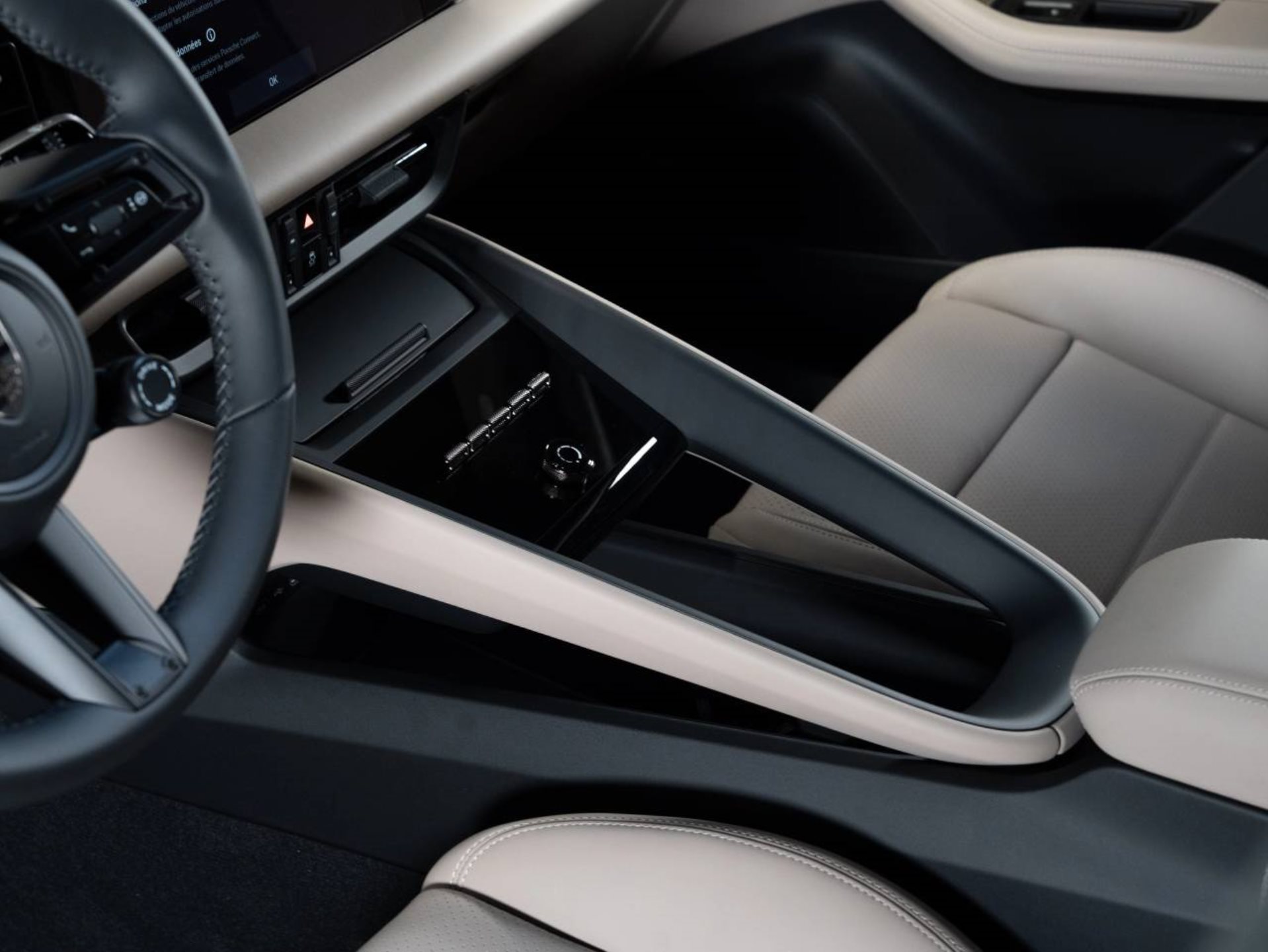 PORSCHE Macan Turbo-image-10