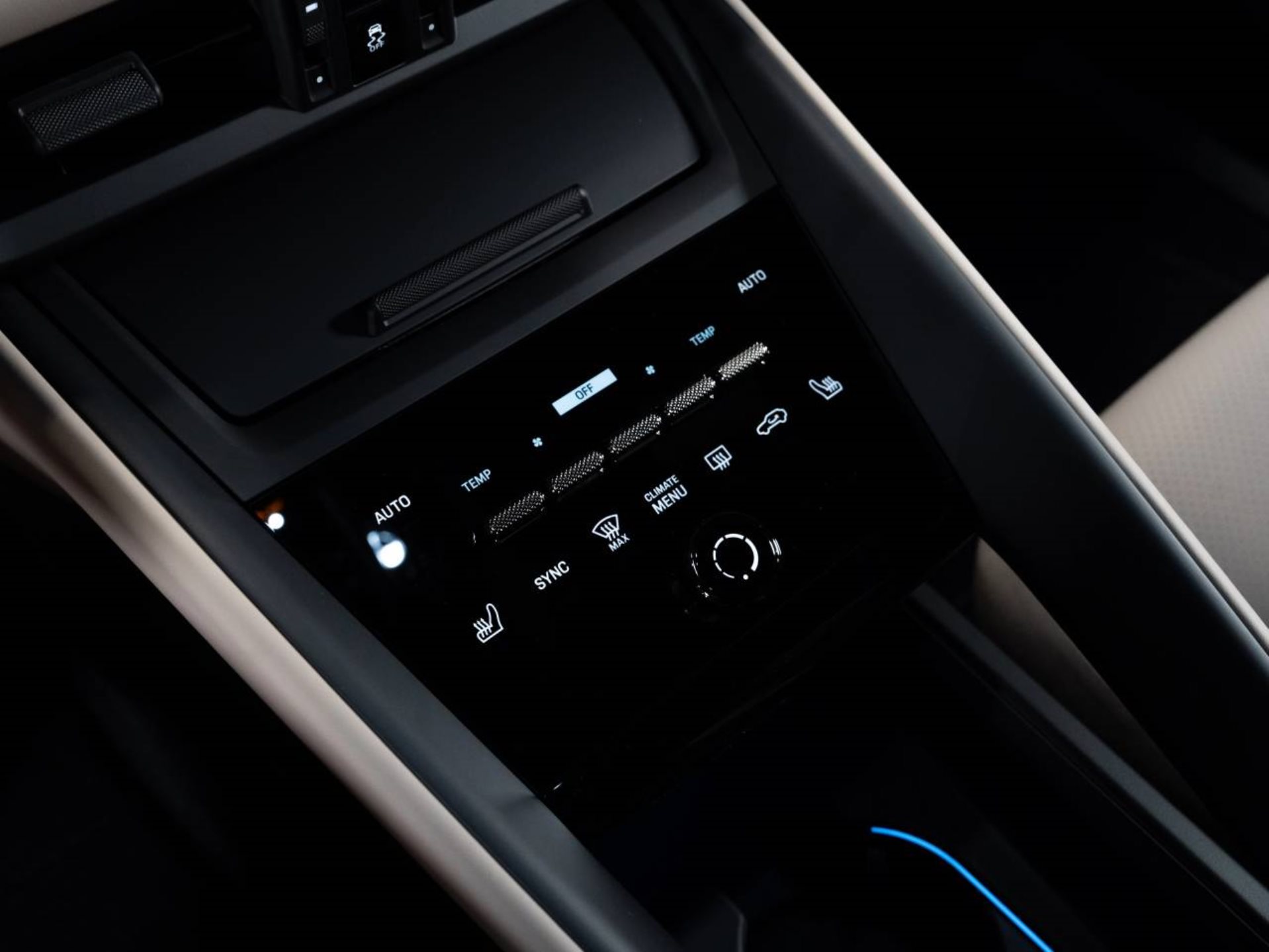PORSCHE Macan Turbo-image-11