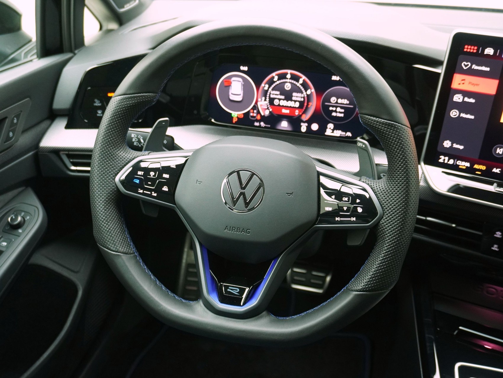 VW Golf 8.5 2.0 TSI DSG R Black Edition 4Motion **VW Werksgarantie bis 10/2030**-image-11