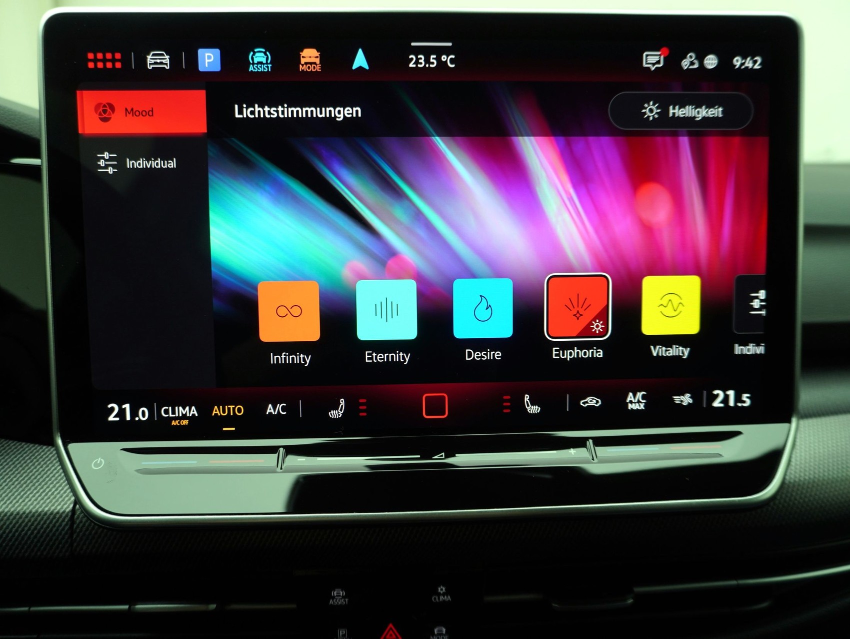 VW Golf 8.5 2.0 TSI DSG R Black Edition 4Motion **VW Werksgarantie bis 10/2030**-image-22
