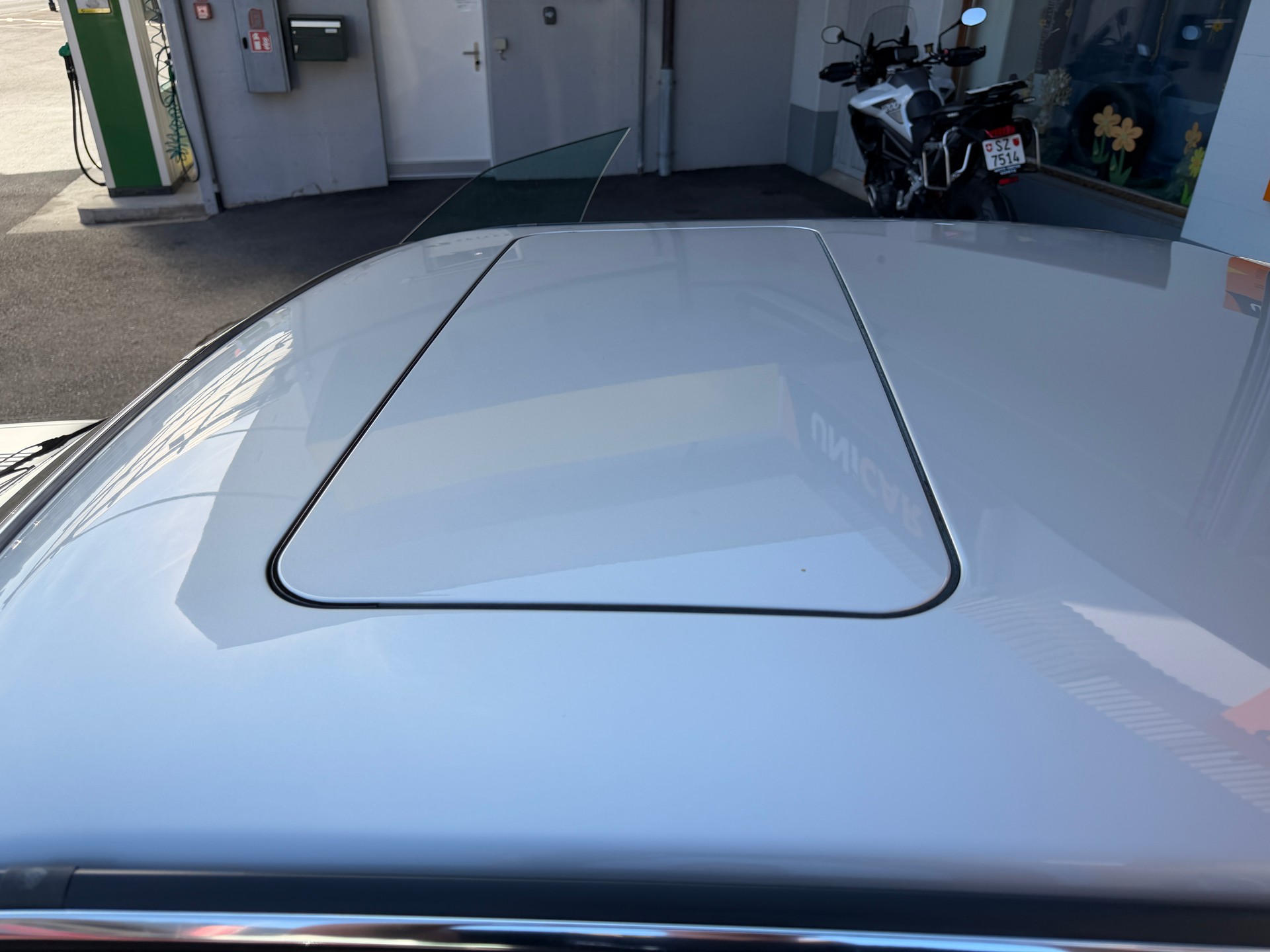 BMW CSI-image-9
