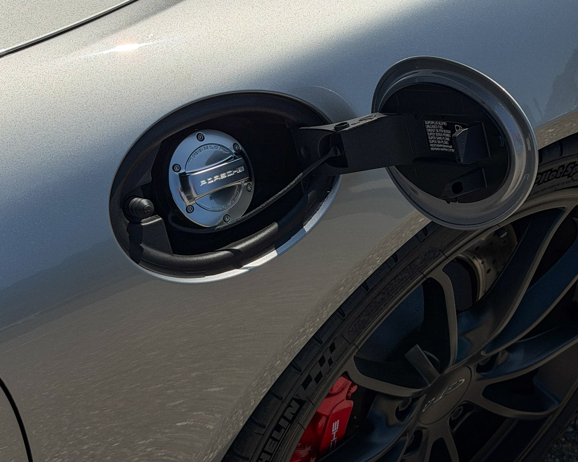 PORSCHE GT4-image-8