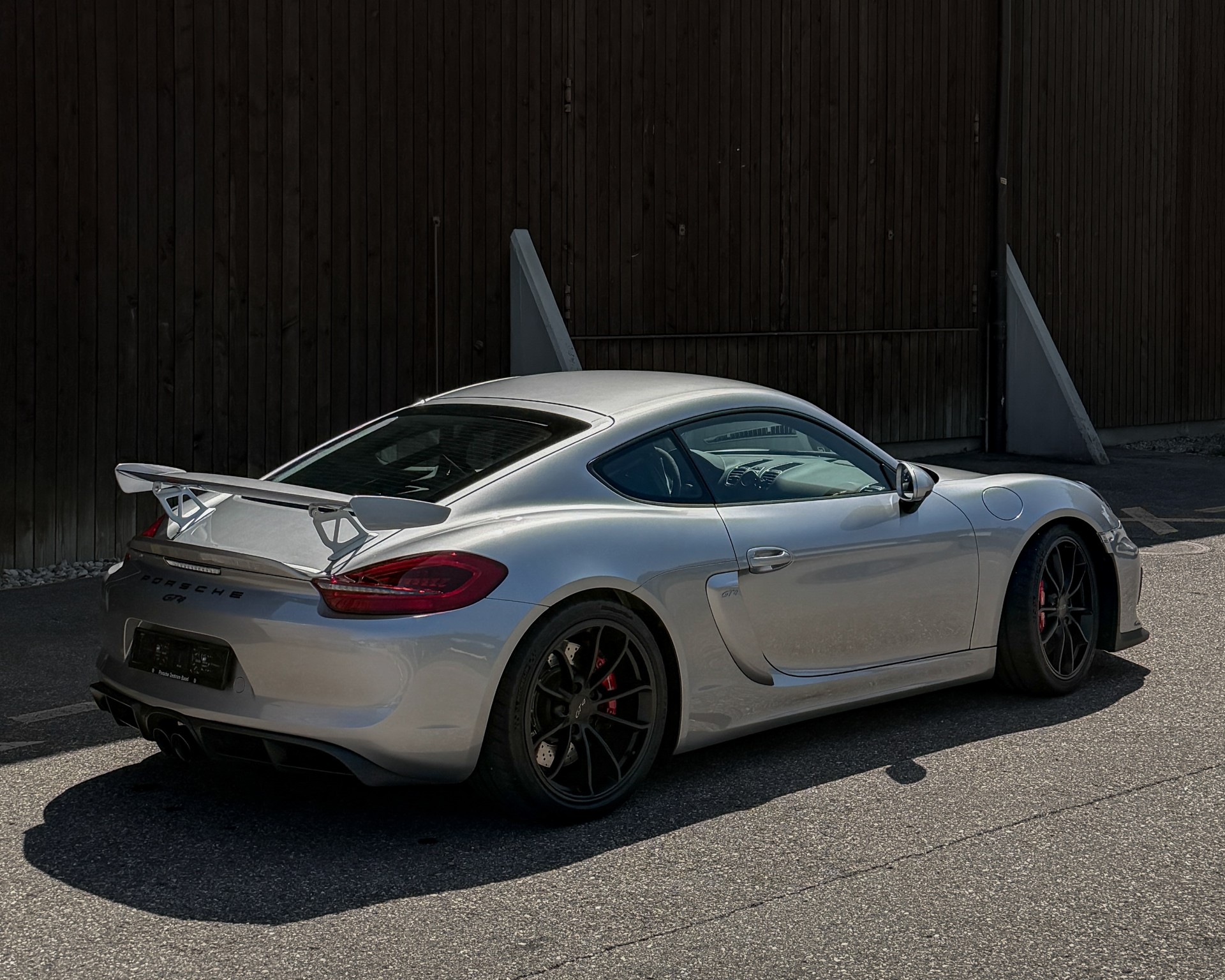 PORSCHE GT4-image-1