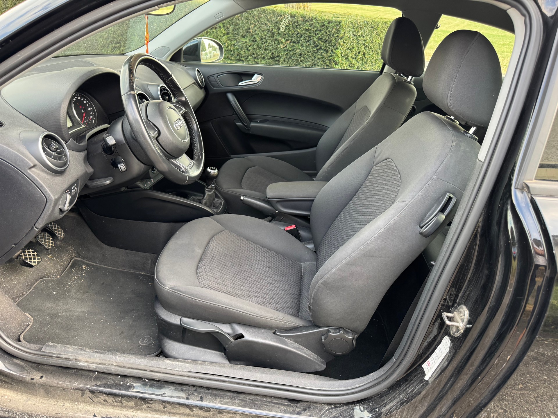 AUDI A1 1.2 TFSI Attraction-image-3
