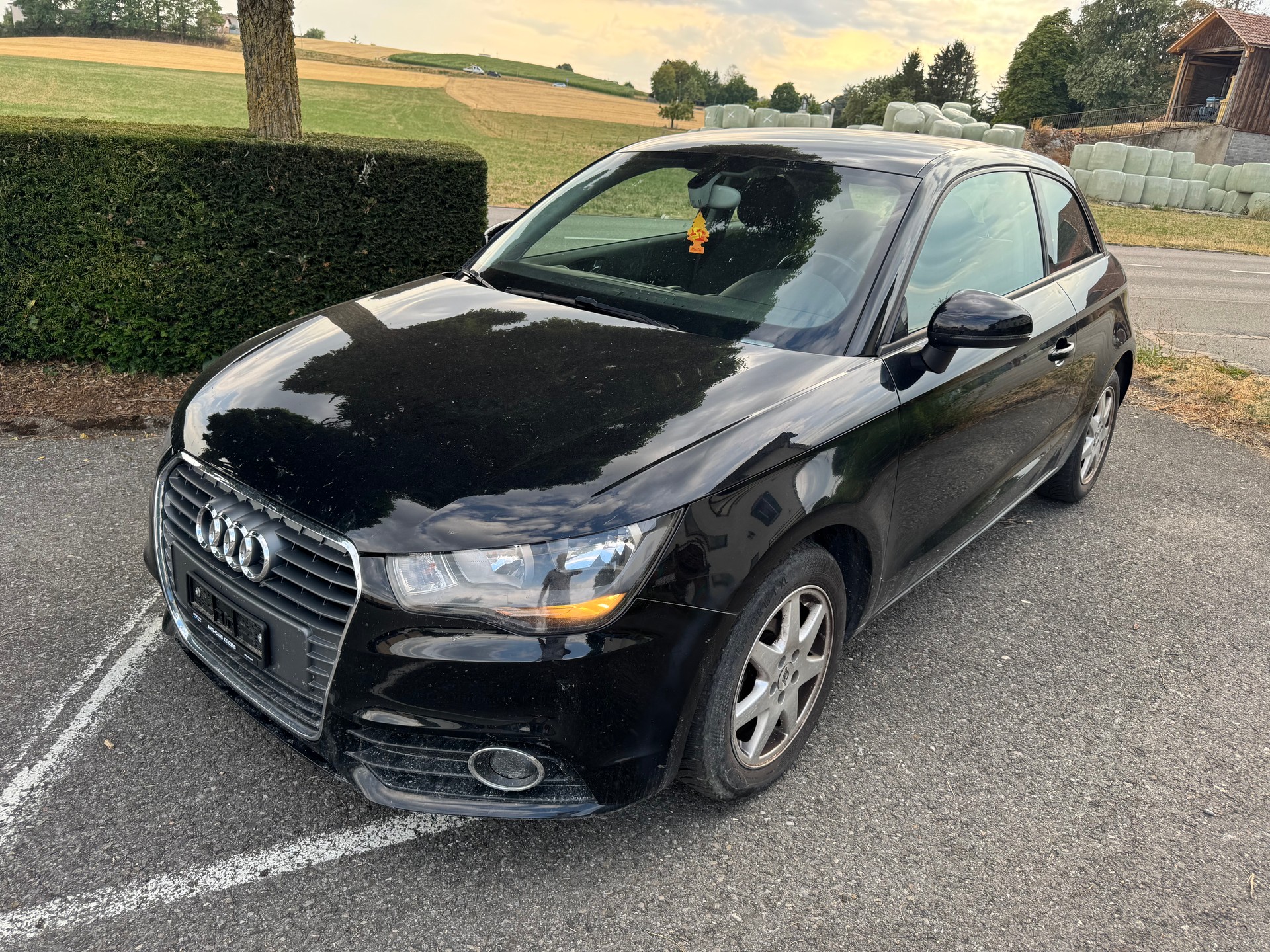 AUDI A1 1.2 TFSI Attraction-image-0