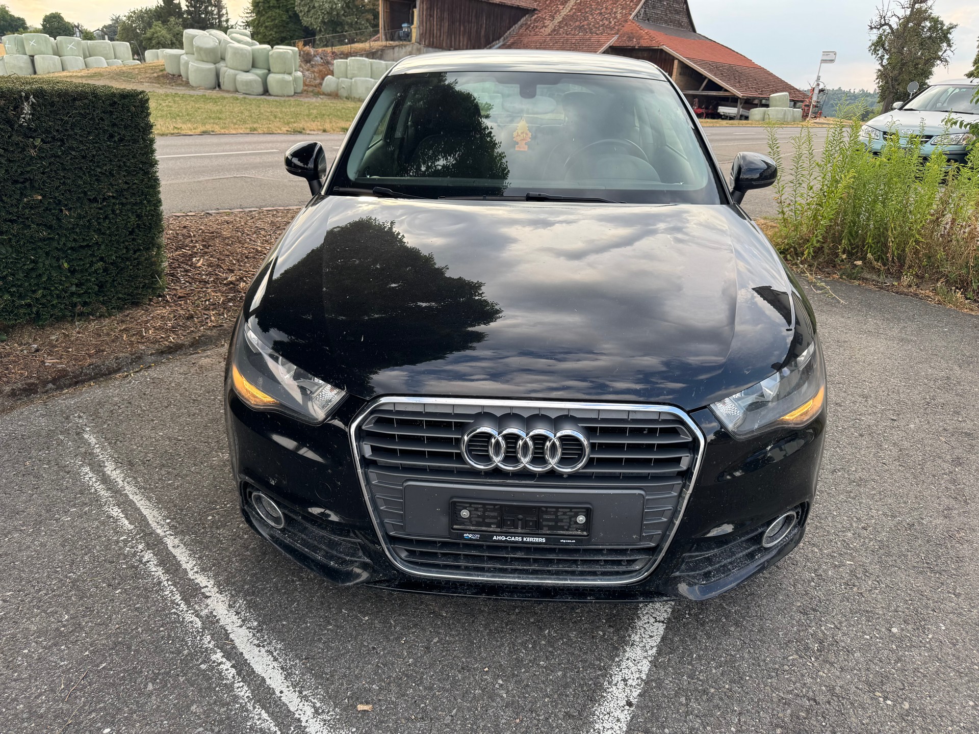 AUDI A1 1.2 TFSI Attraction-image-2