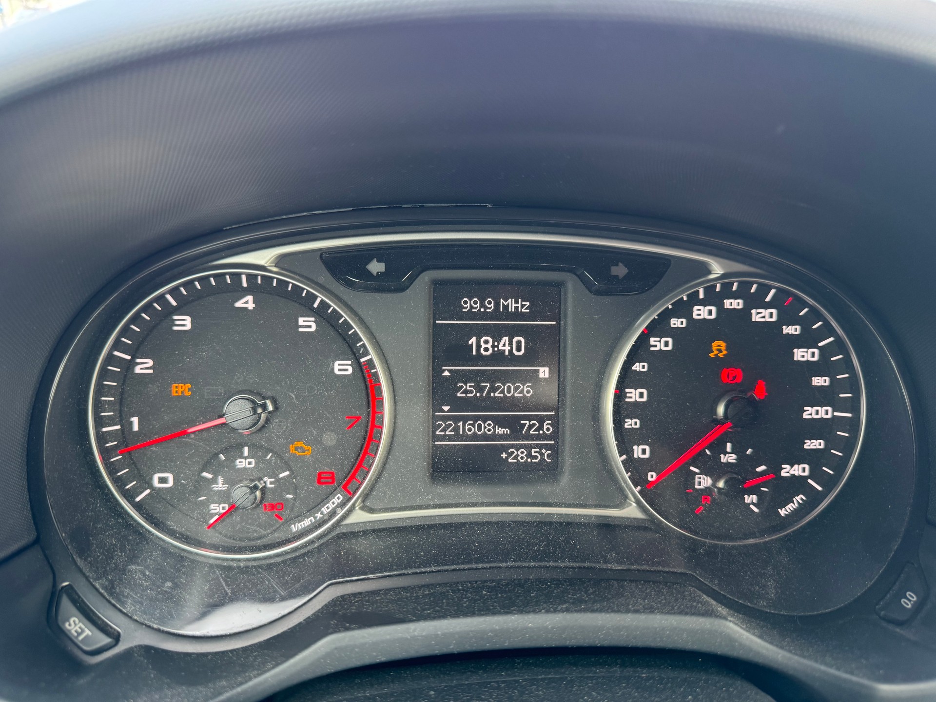 AUDI A1 1.2 TFSI Attraction-image-9