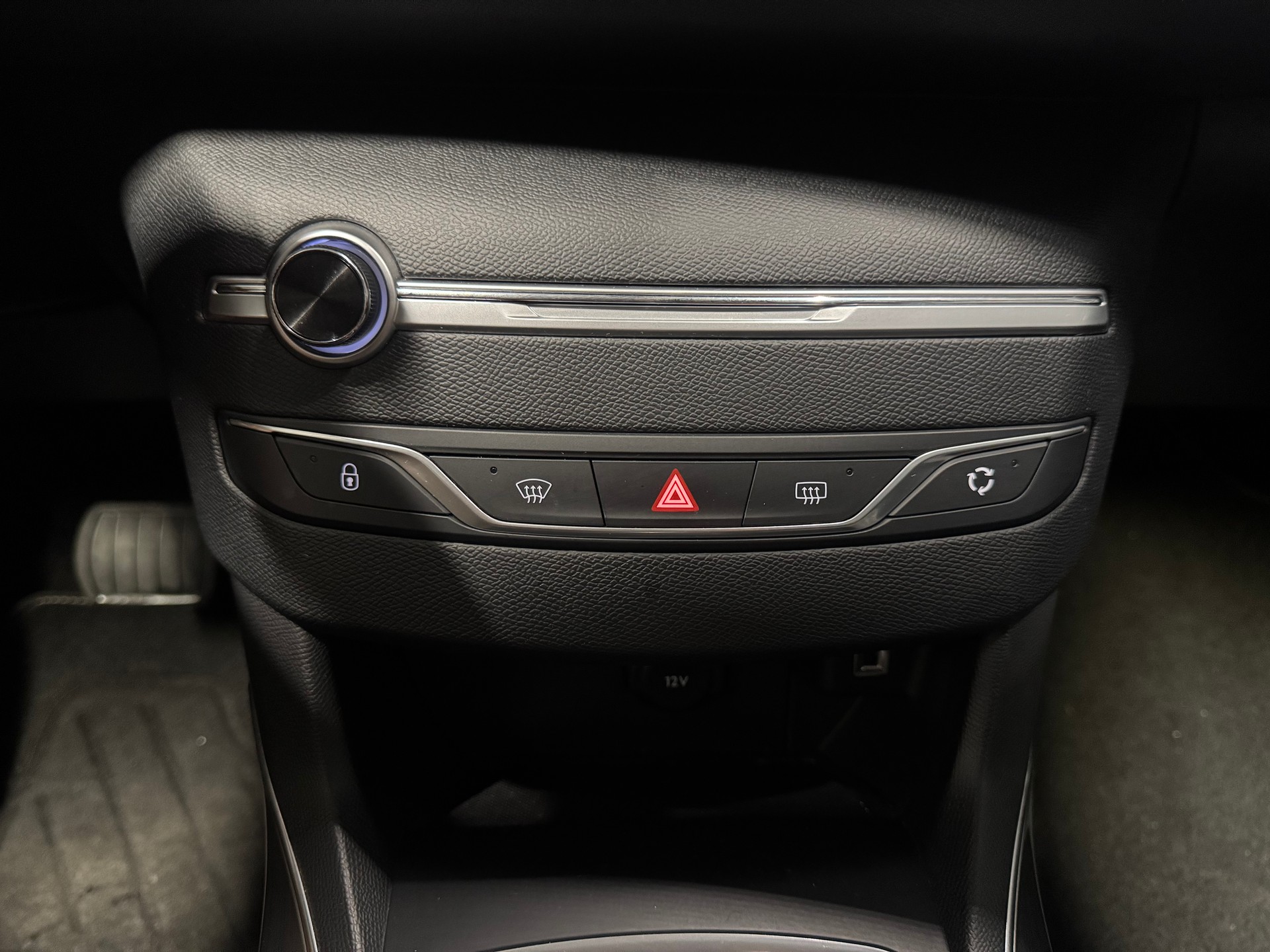 PEUGEOT 308 1.2 Pure Tech Allure EAT6(M)(48)-image-13