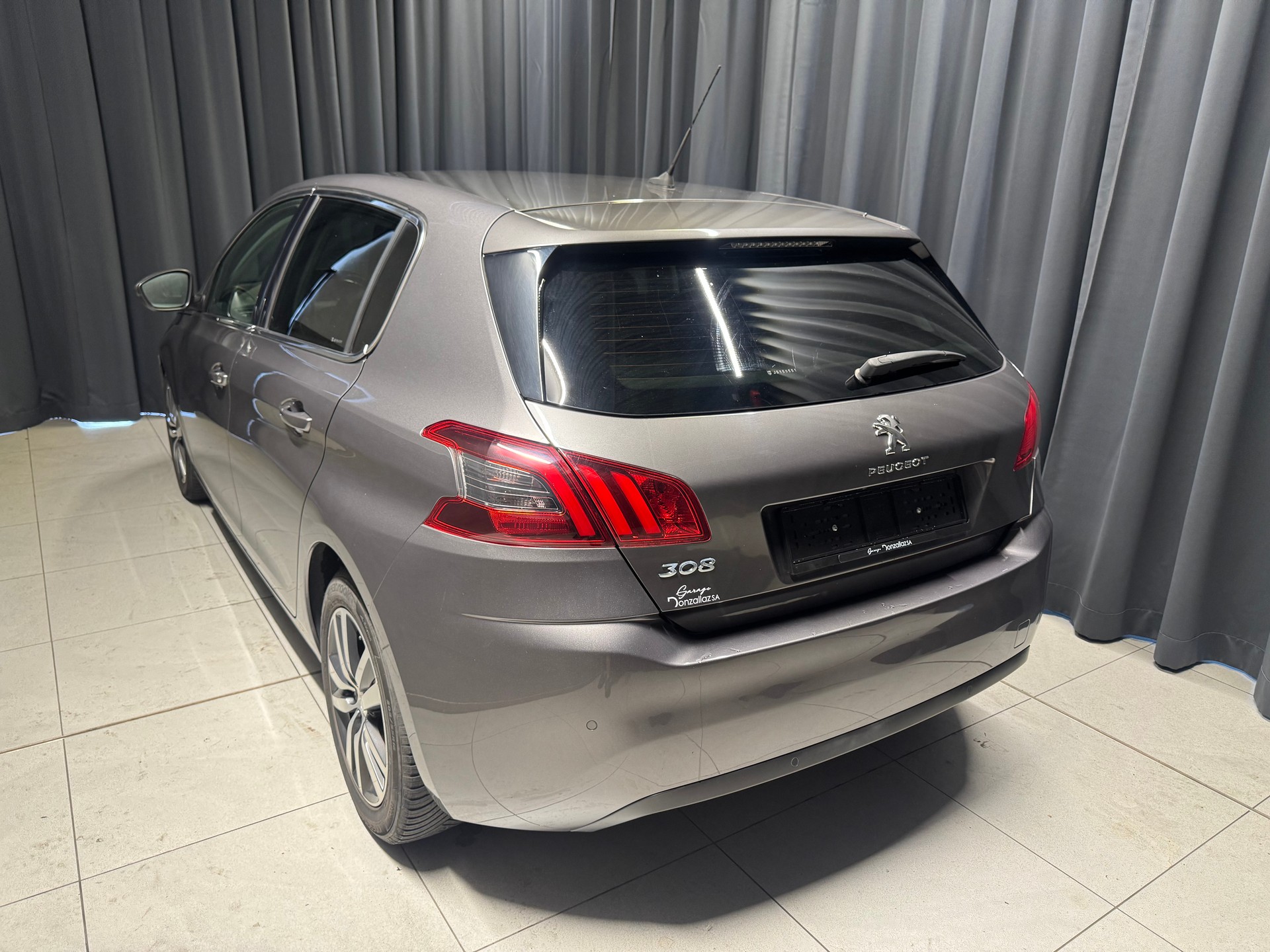 PEUGEOT 308 1.2 Pure Tech Allure EAT6(M)(48)-image-3