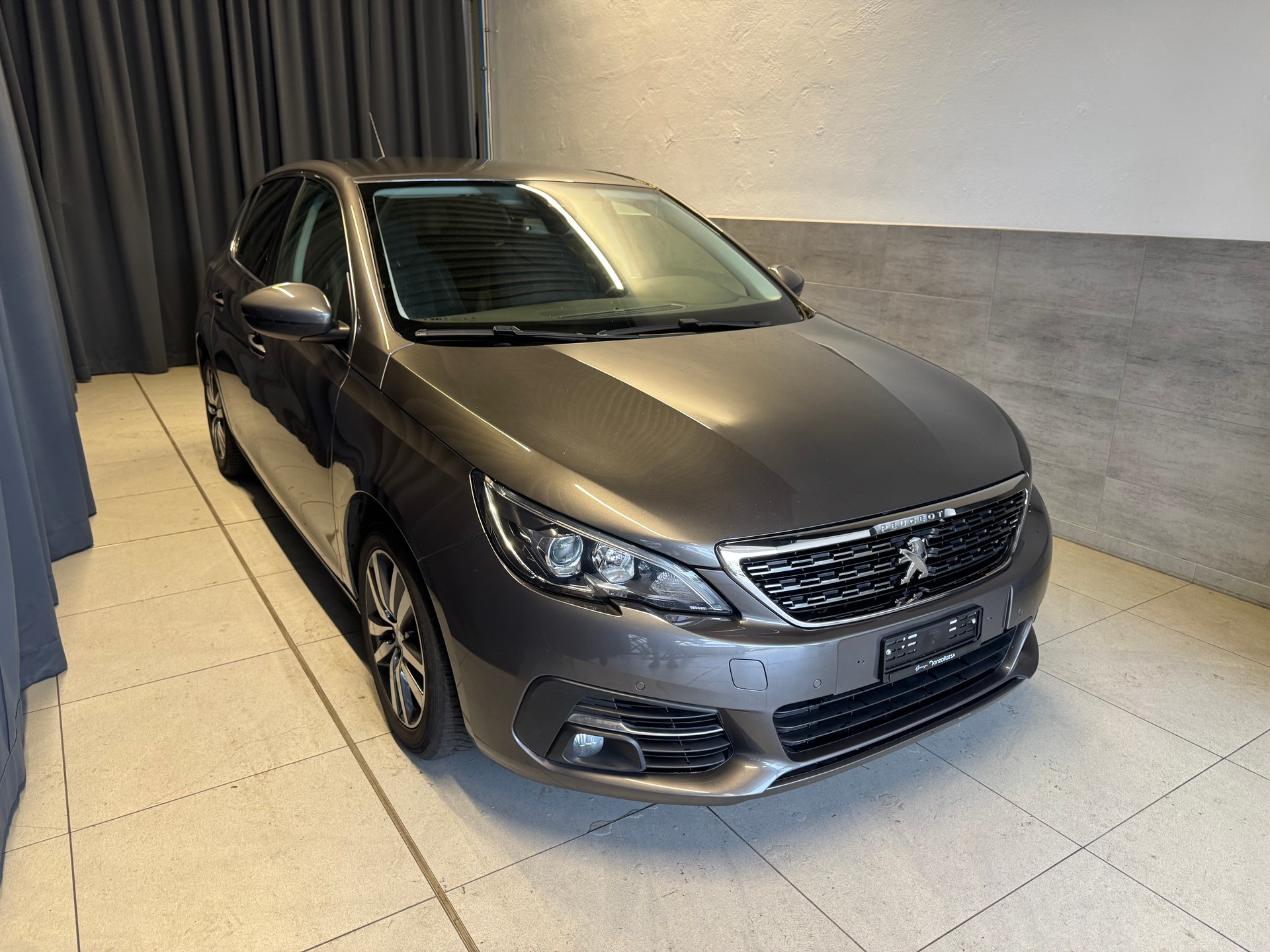 PEUGEOT 308 1.2 Pure Tech Allure EAT6(M)(48)-image-0