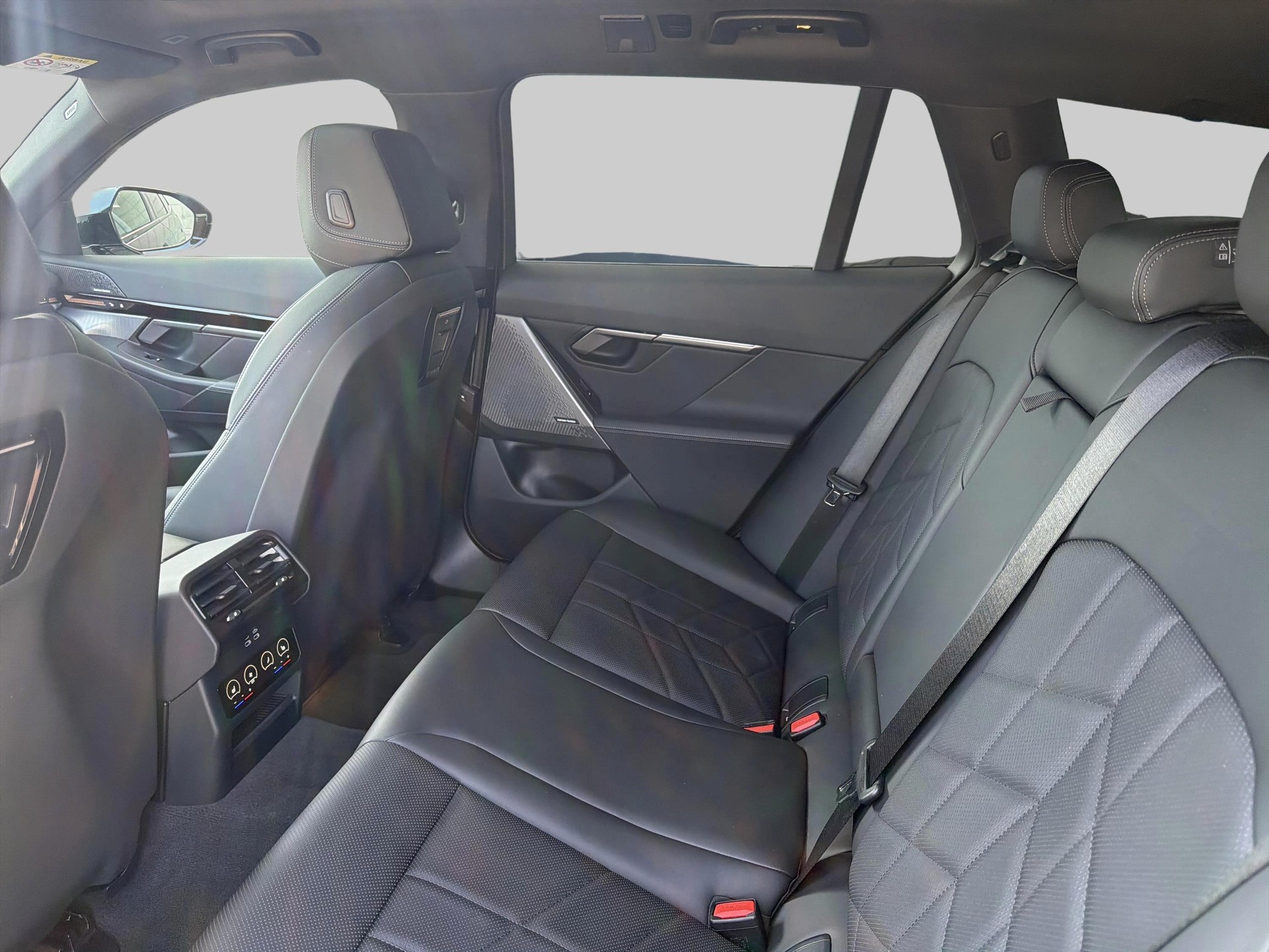 BMW 520d xDr 48V Tour M Sport-image-11