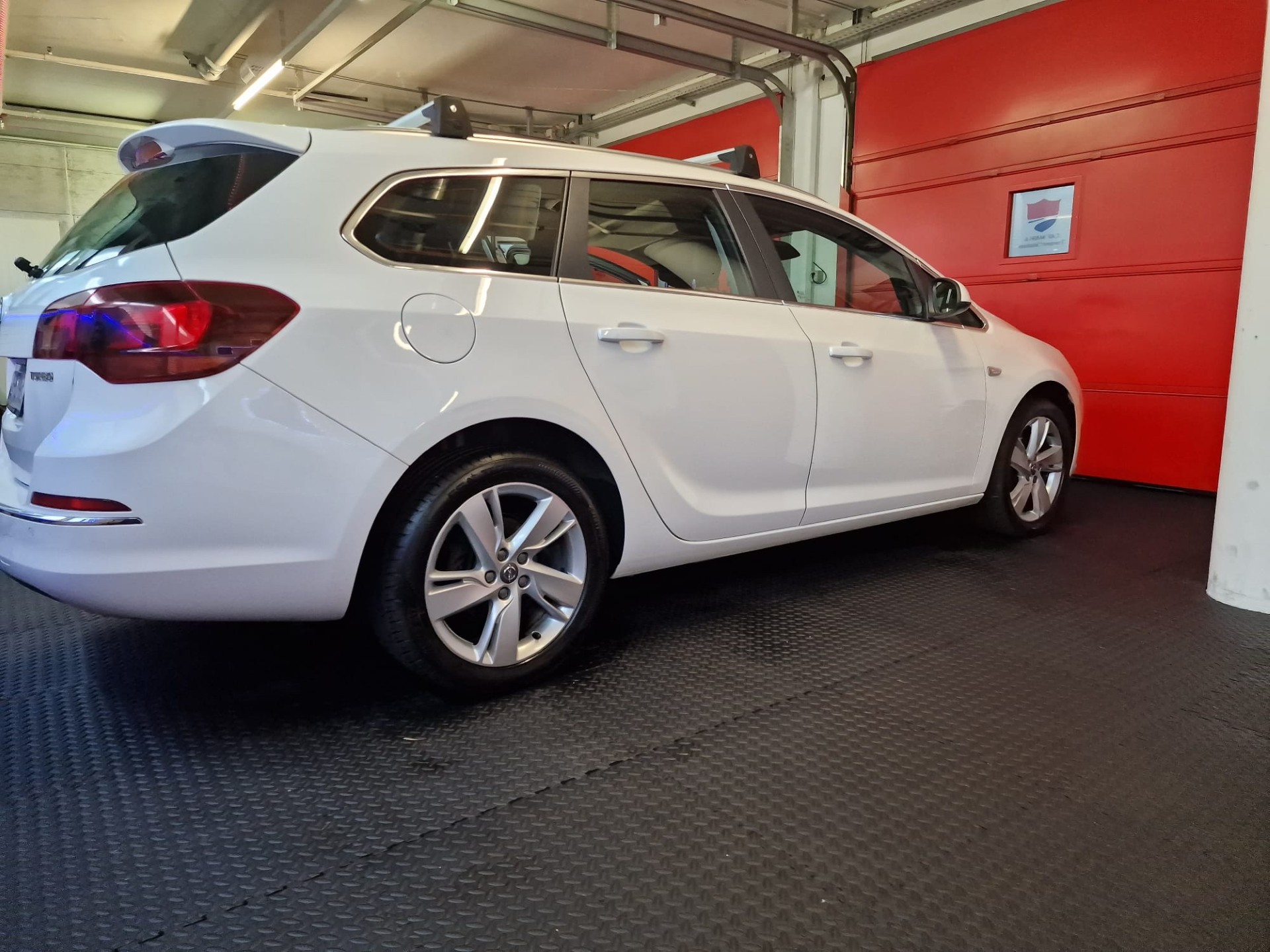OPEL 1.4 T 140 eTEC Cosmo-image-0