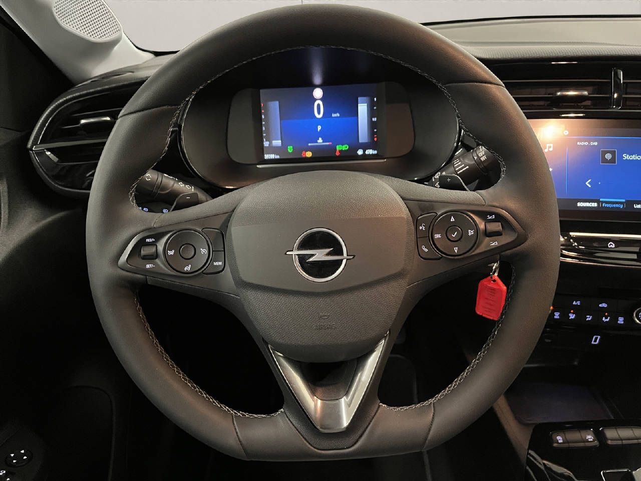 OPEL Corsa 1.2 T Edition-image-7