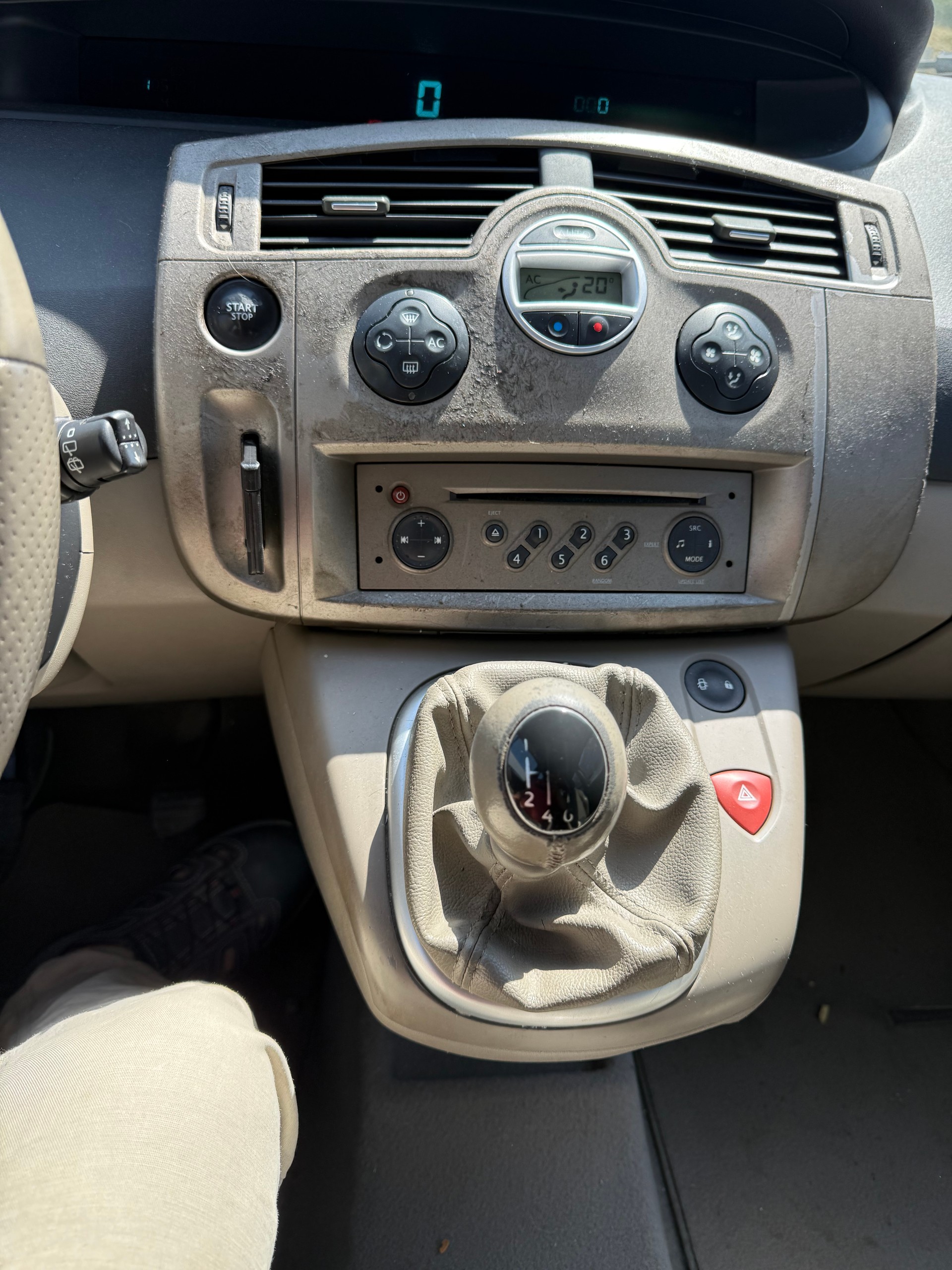 RENAULT Scénic 2.0 16V Privilège-image-13
