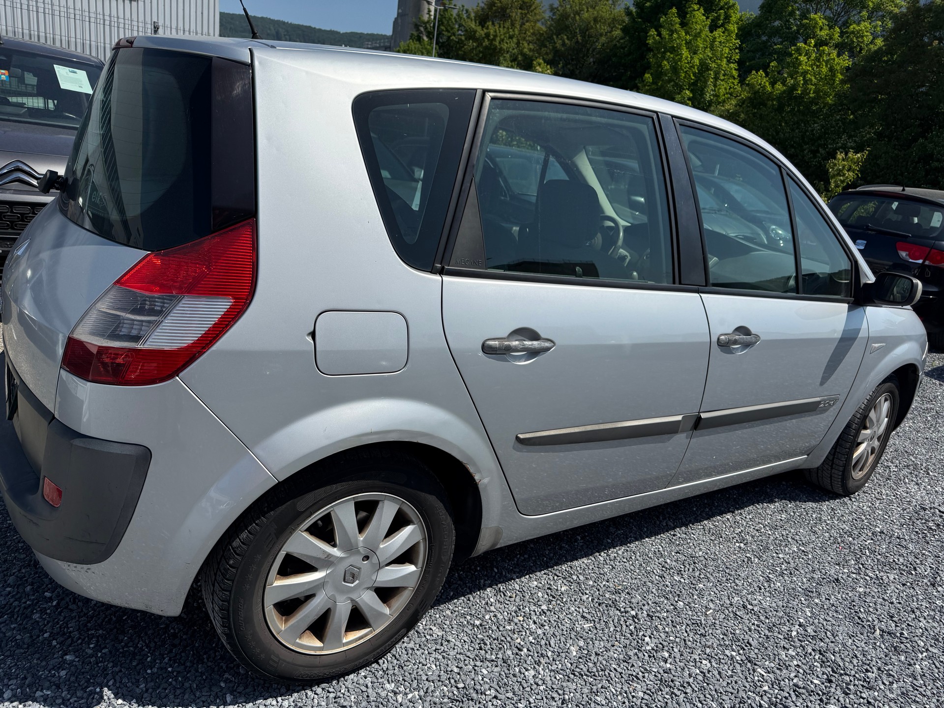 RENAULT Scénic 2.0 16V Privilège-image-2