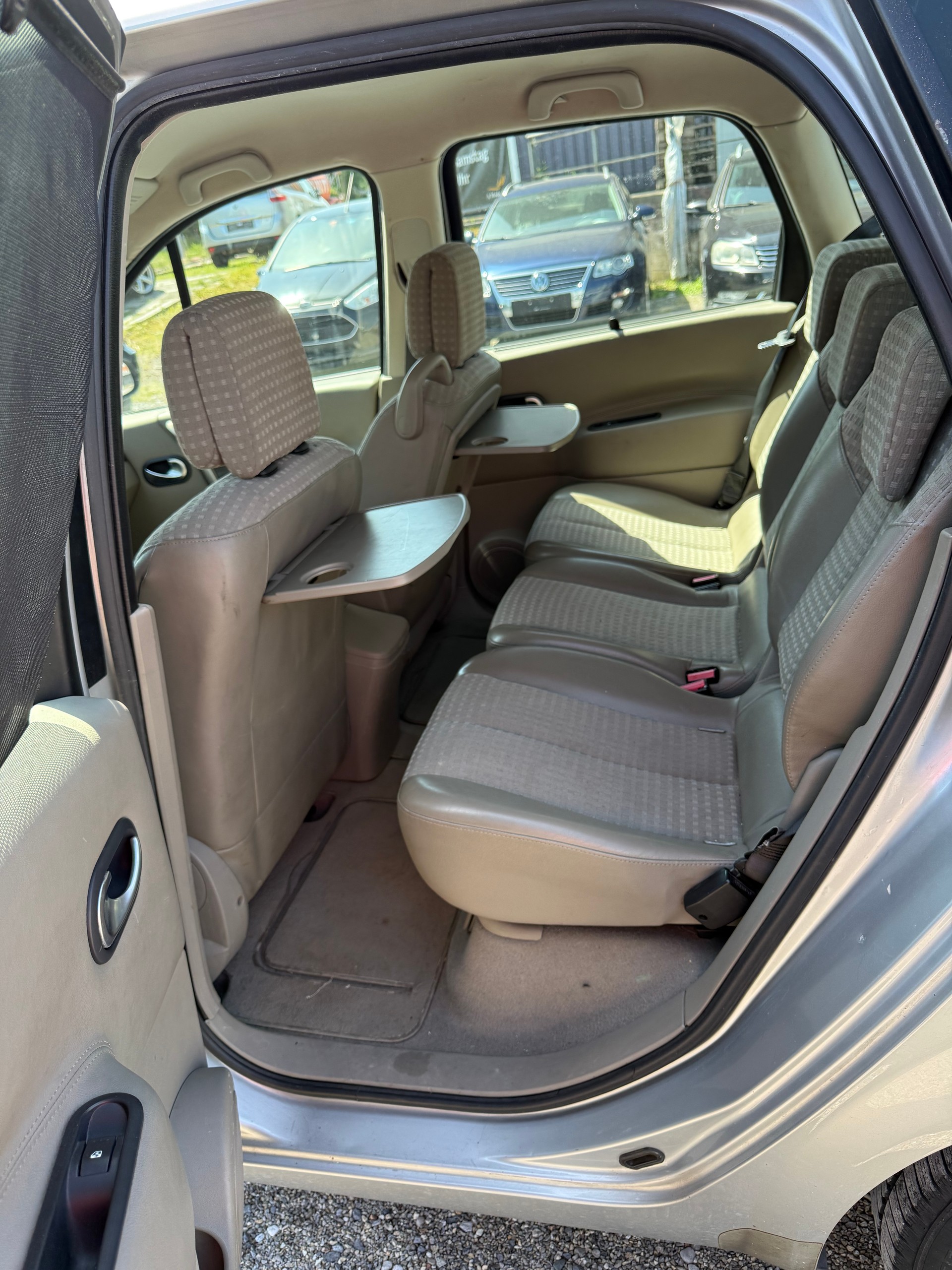 RENAULT Scénic 2.0 16V Privilège-image-9