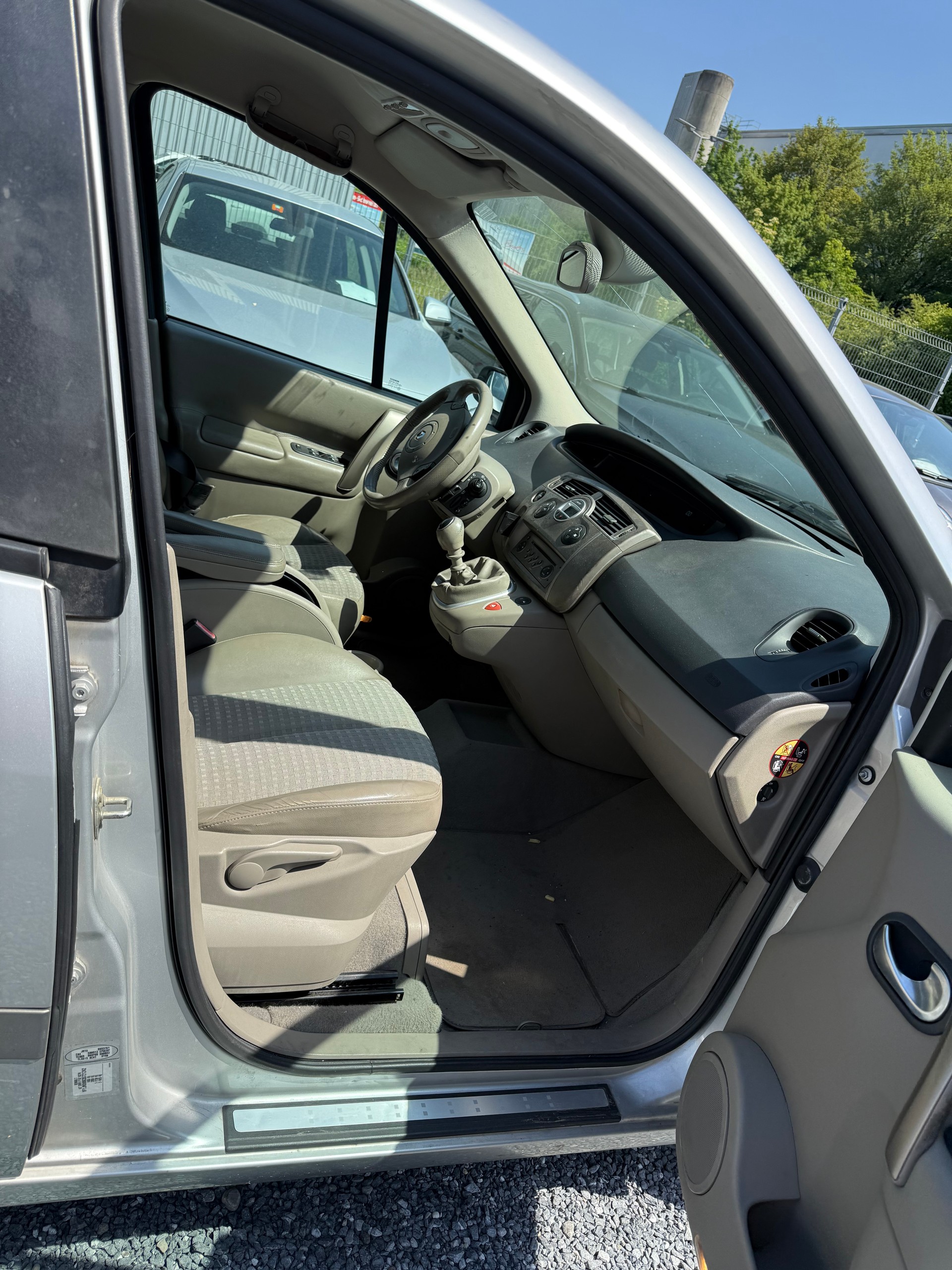 RENAULT Scénic 2.0 16V Privilège-image-4