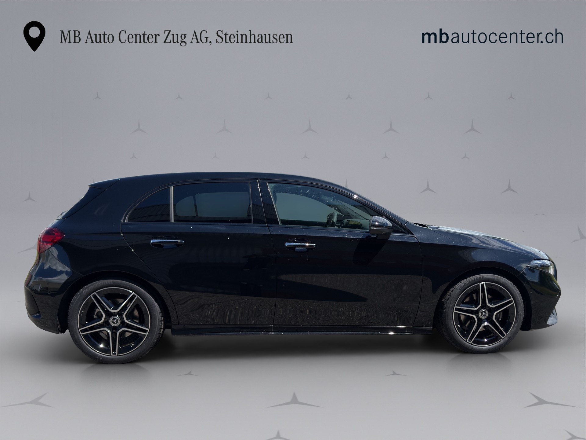 MERCEDES-BENZ A 200 Night Star AMG Line-image-5