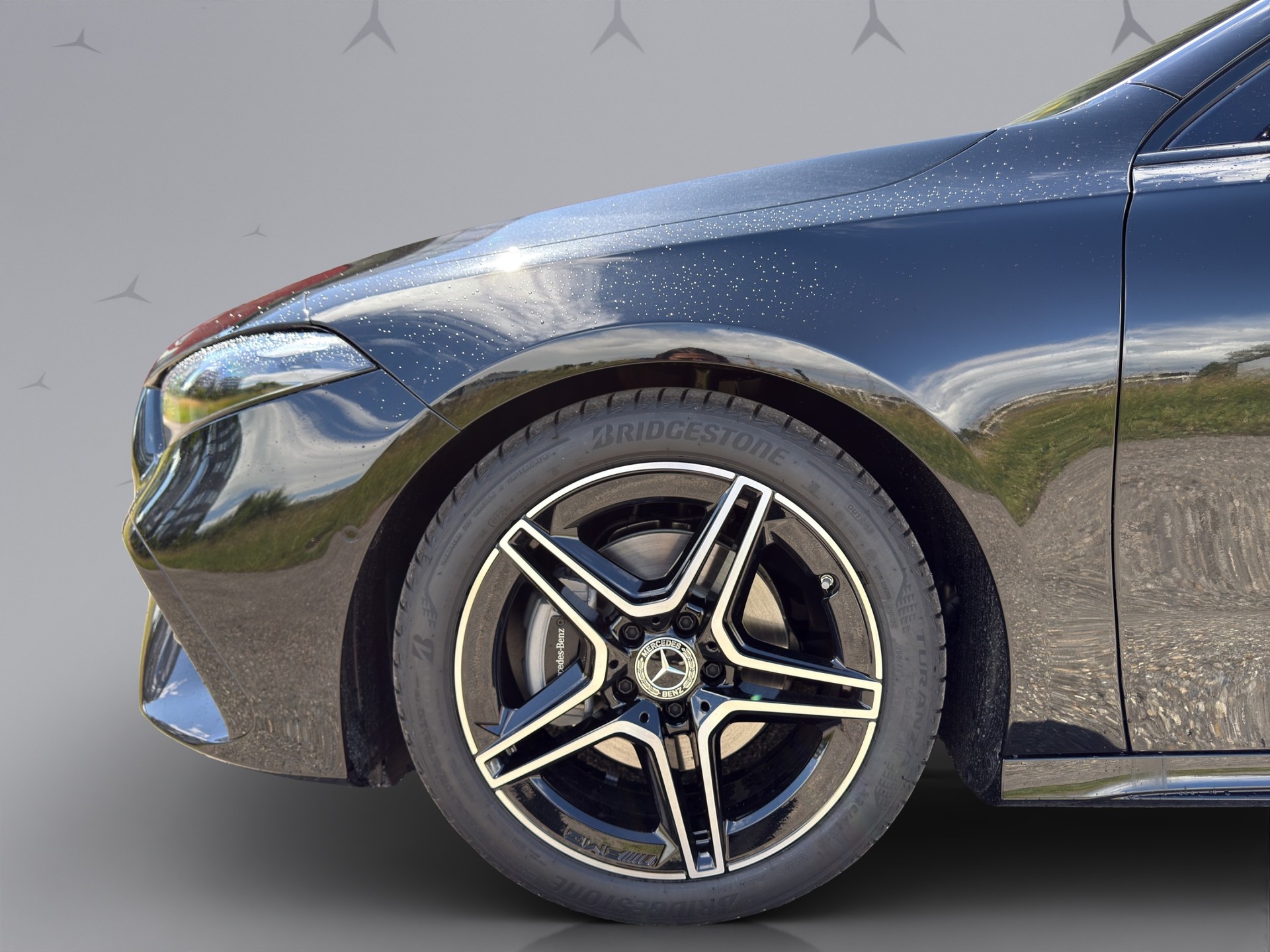 MERCEDES-BENZ A 200 Night Star AMG Line-image-17