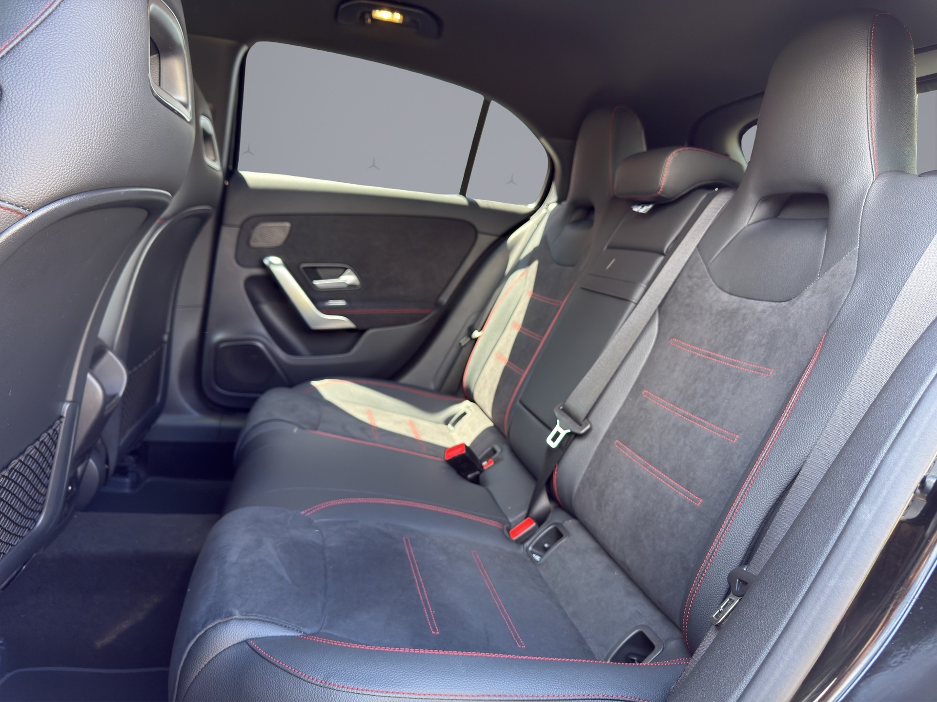 MERCEDES-BENZ A 200 Night Star AMG Line-image-10