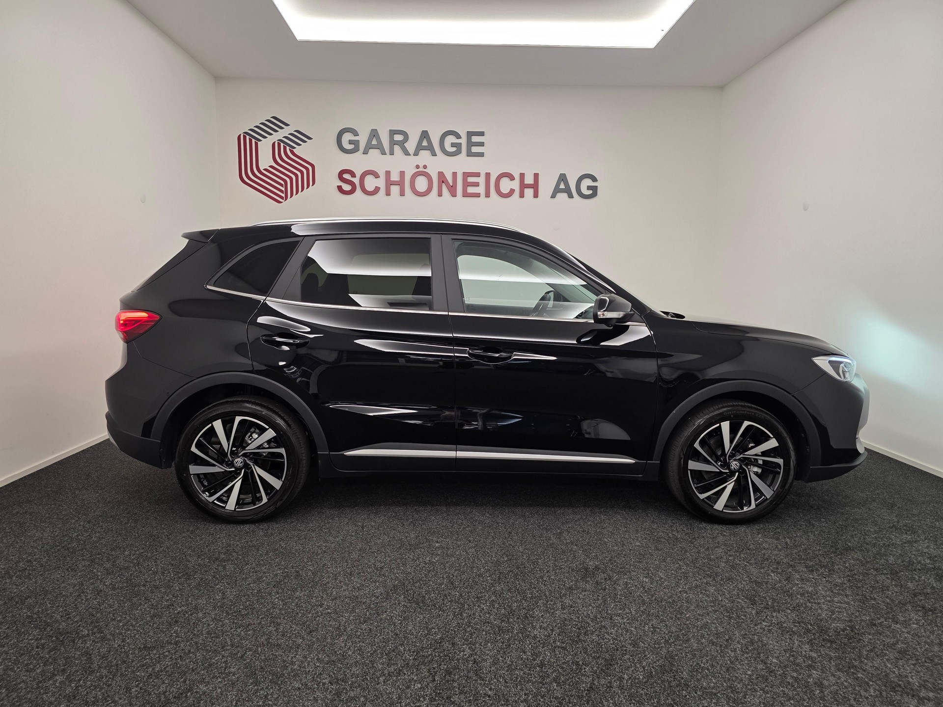 MG ZS 1.5 Hybrid+ Luxury-image-3