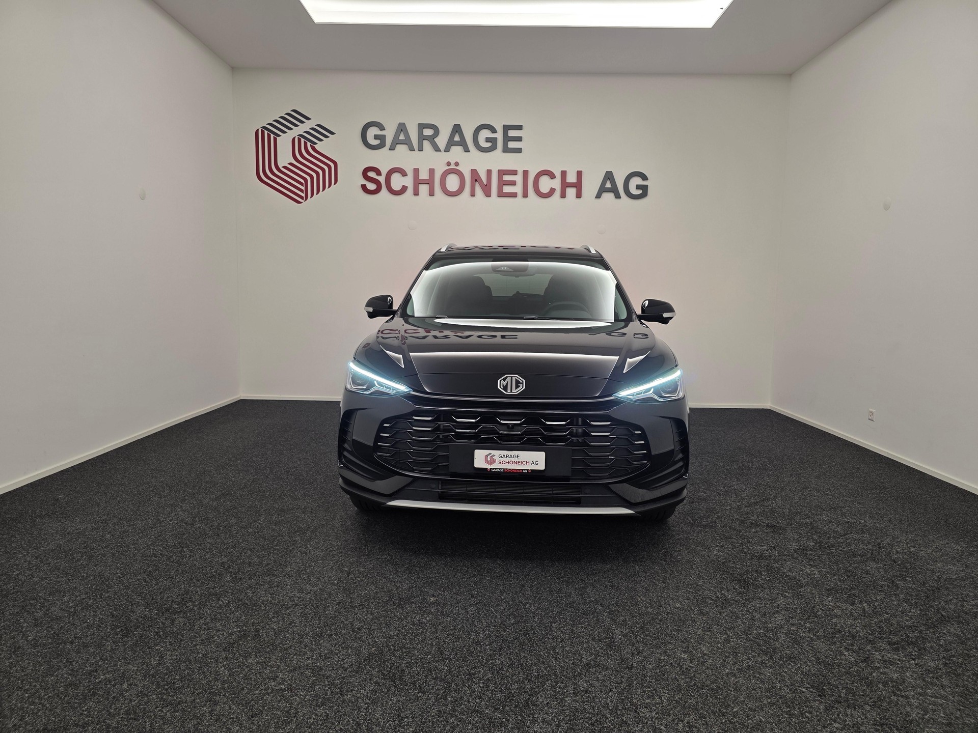 MG ZS 1.5 Hybrid+ Luxury-image-1