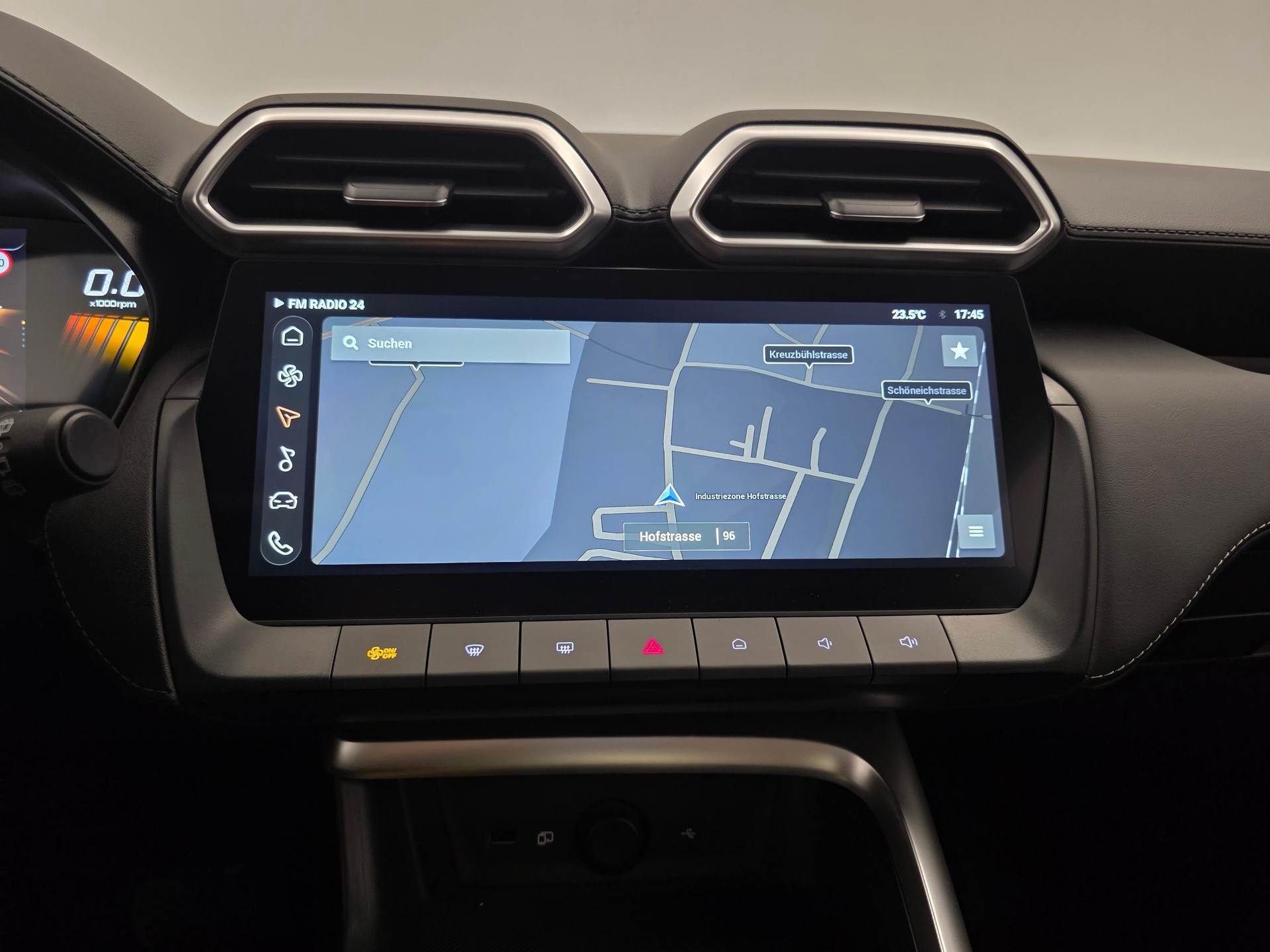 MG ZS 1.5 Hybrid+ Luxury-image-19