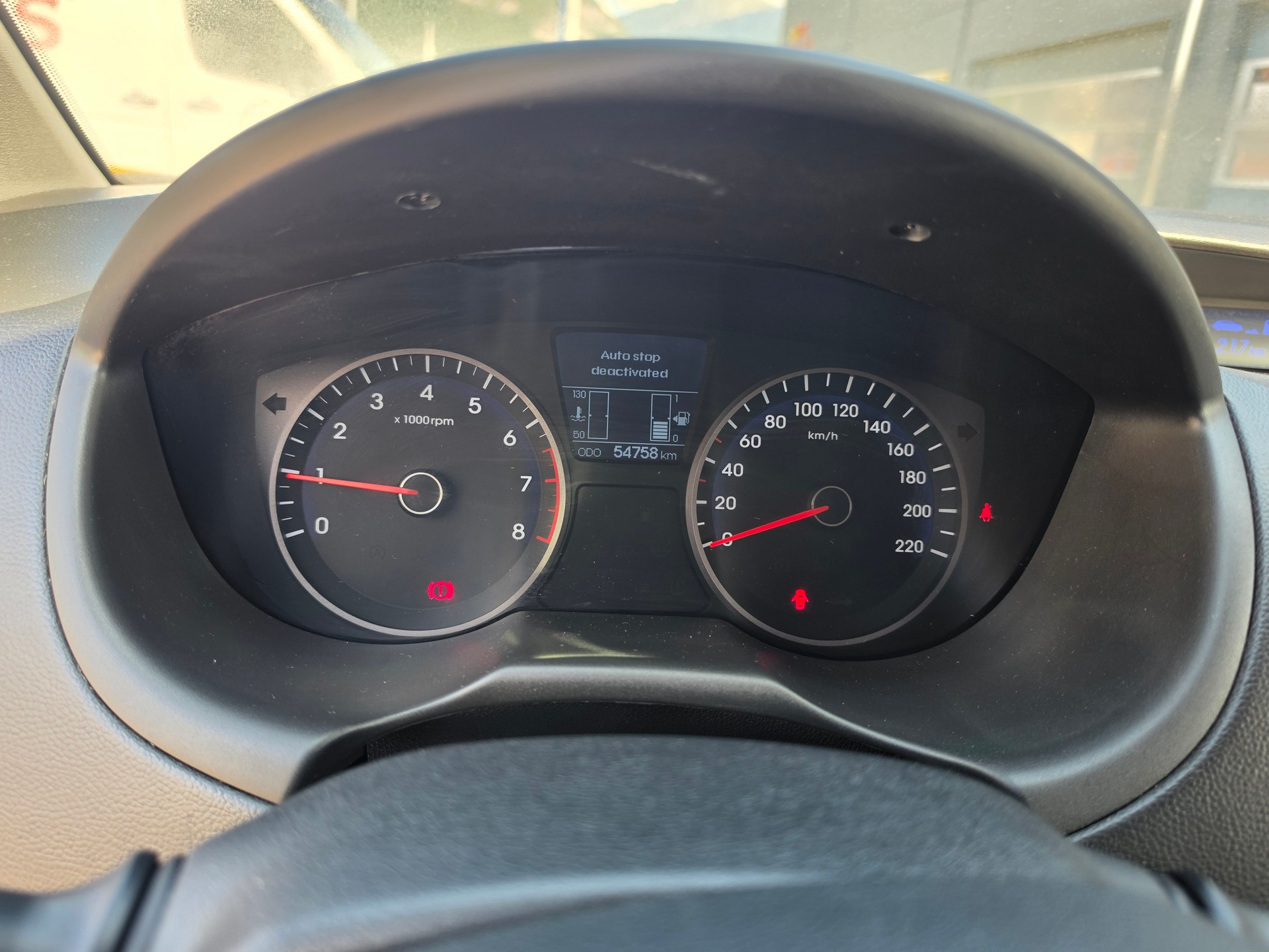 HYUNDAI i20 1.4 Premium-image-12