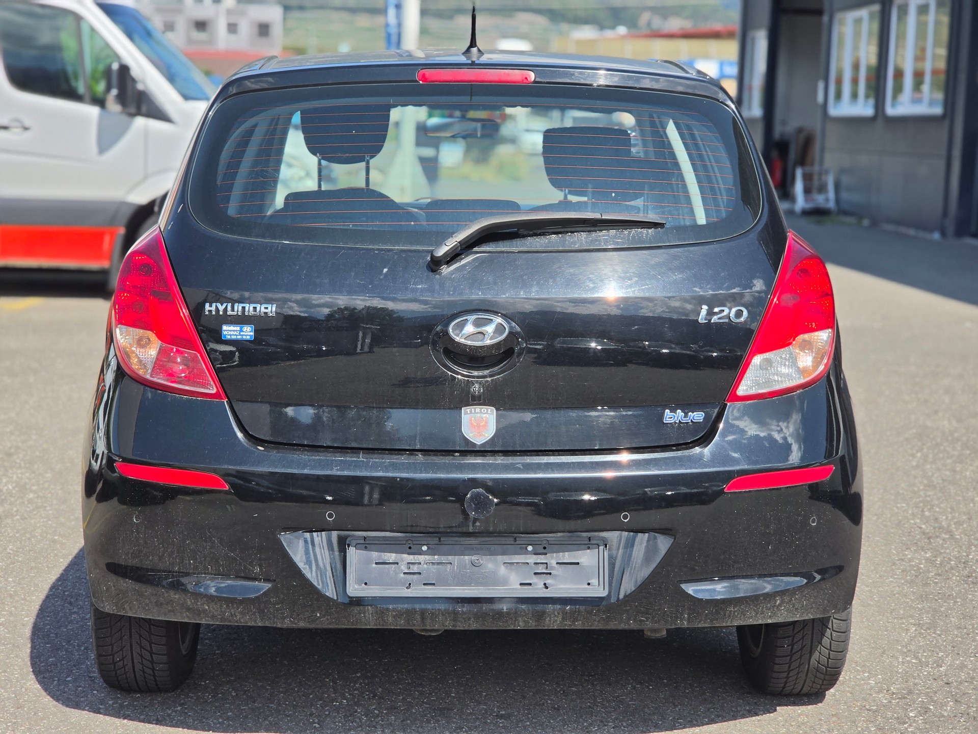 HYUNDAI i20 1.4 Premium-image-3