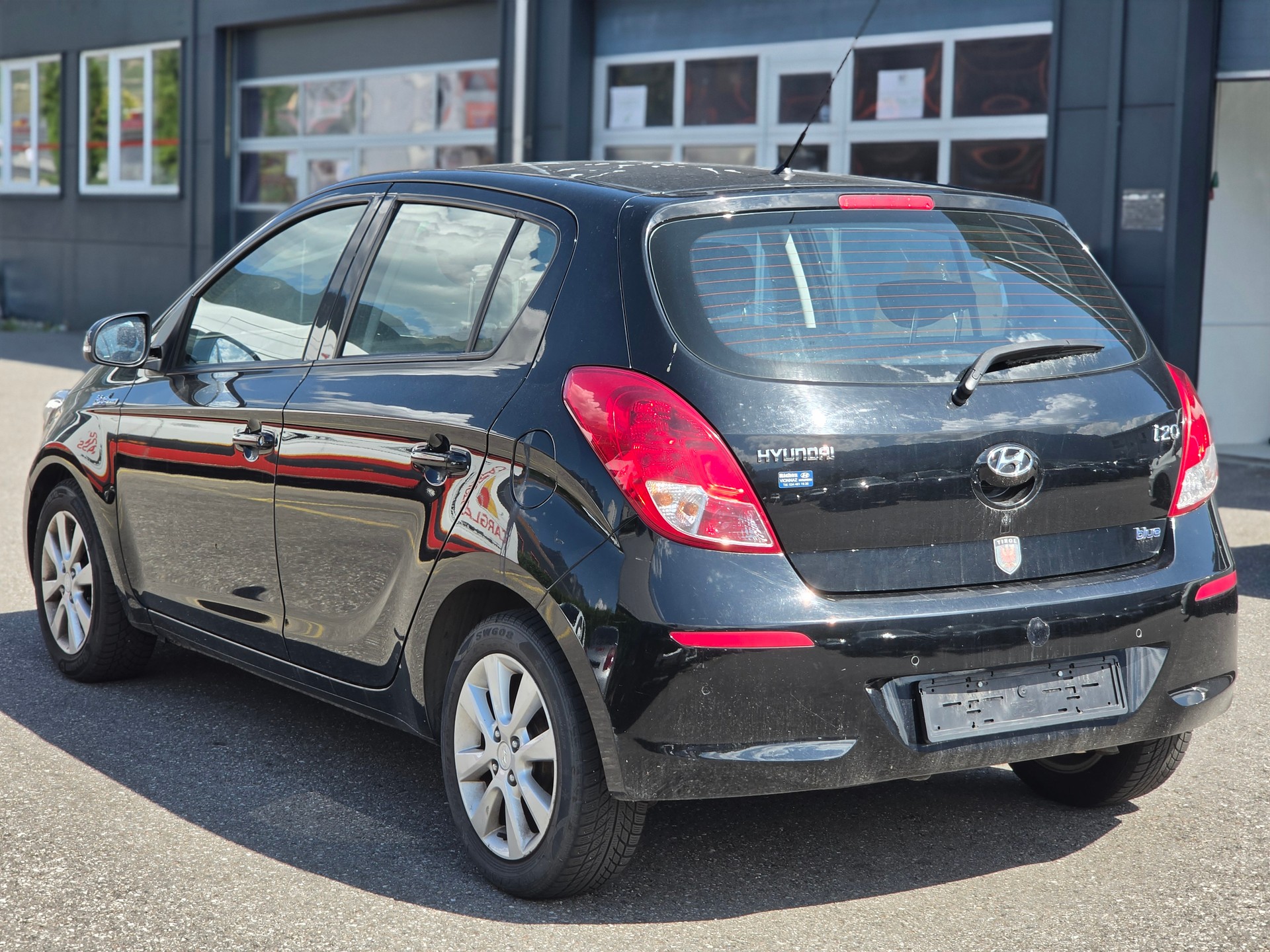 HYUNDAI i20 1.4 Premium-image-4