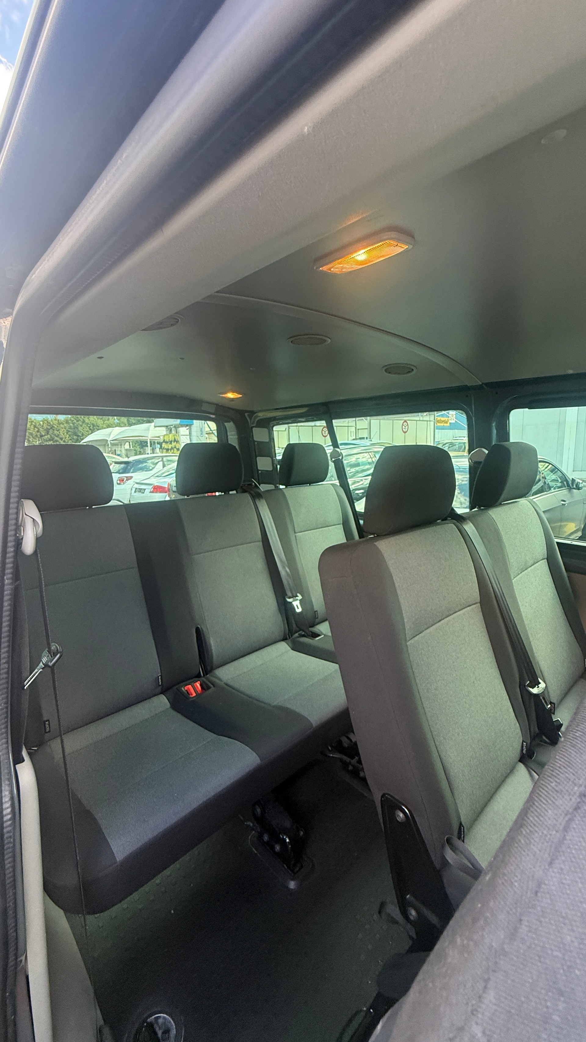 VW TRANSPORTER-image-11