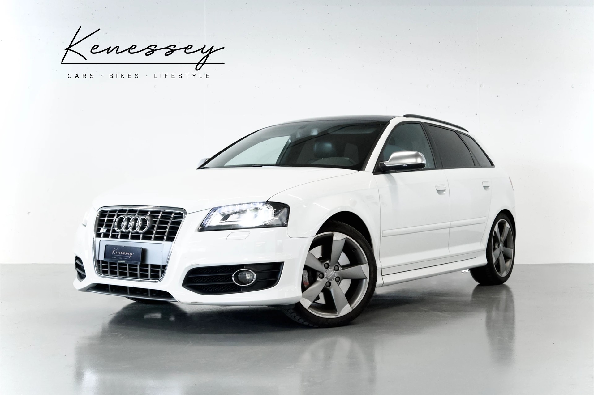AUDI S3 SPORTBACK 2.0 TFSI QUATTRO S-TRONIC | CH-FZG | ALLRAD | LEDERSITZE | PANORAMADACH-image-0