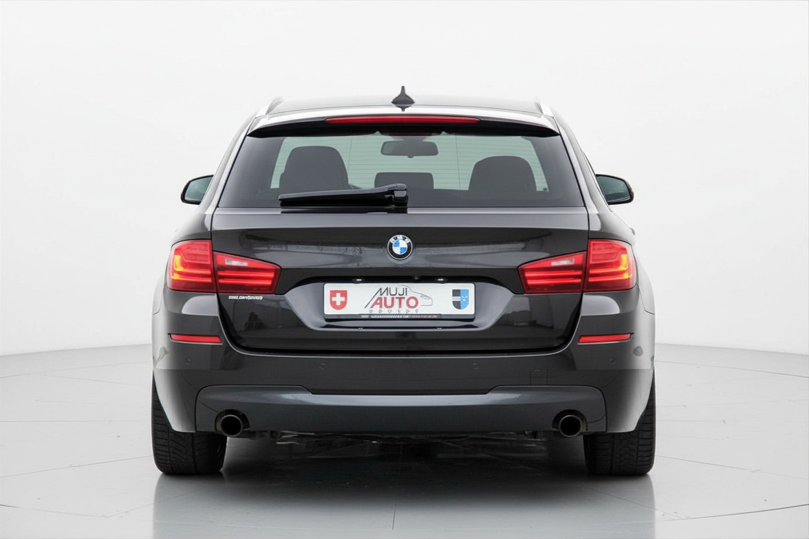 BMW 535d Touring xDrive M-Paket Platinum Sport Edition-image-3