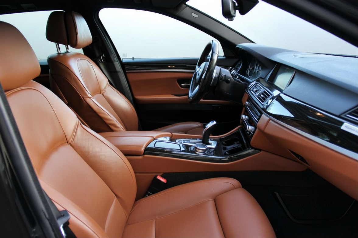BMW 535d Touring xDrive M-Paket Platinum Sport Edition-image-13