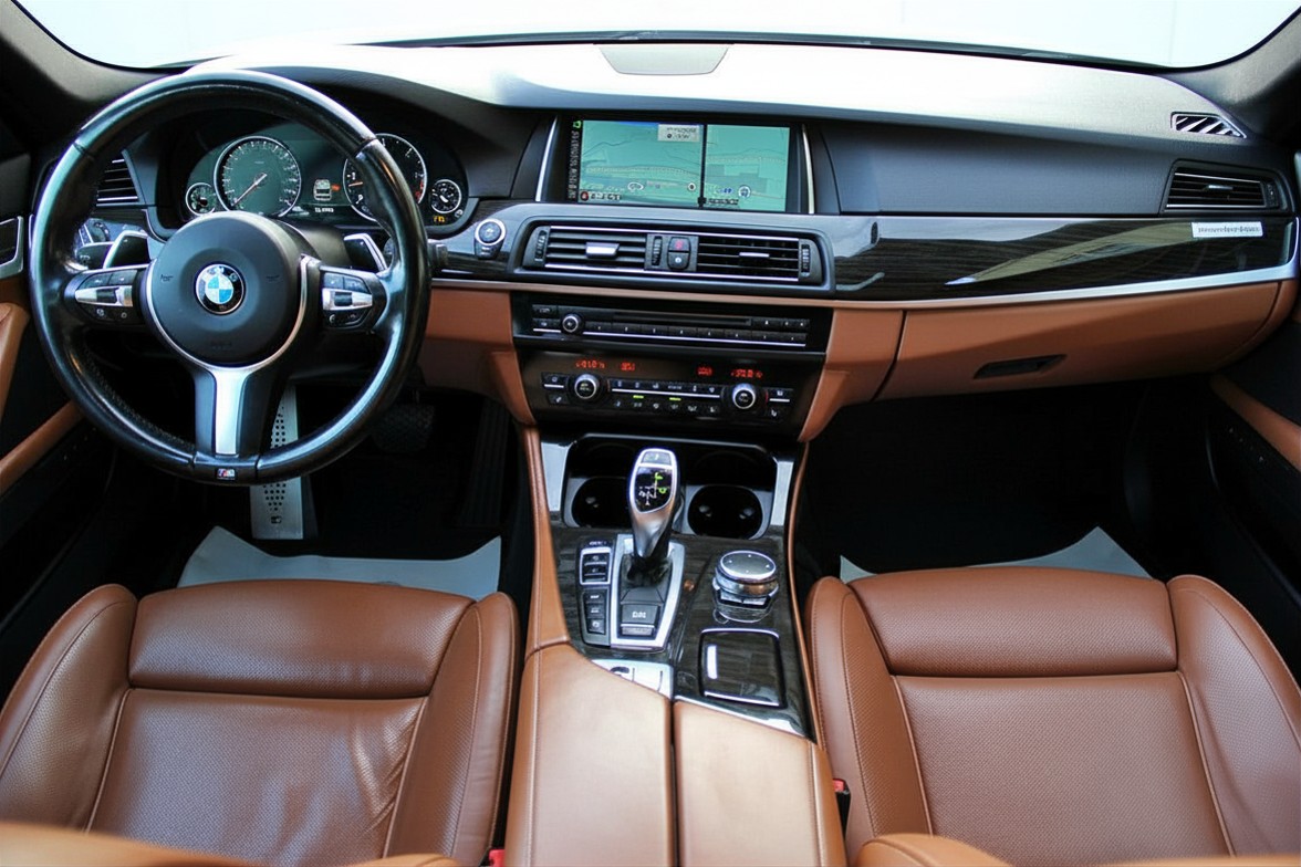 BMW 535d Touring xDrive M-Paket Platinum Sport Edition-image-10