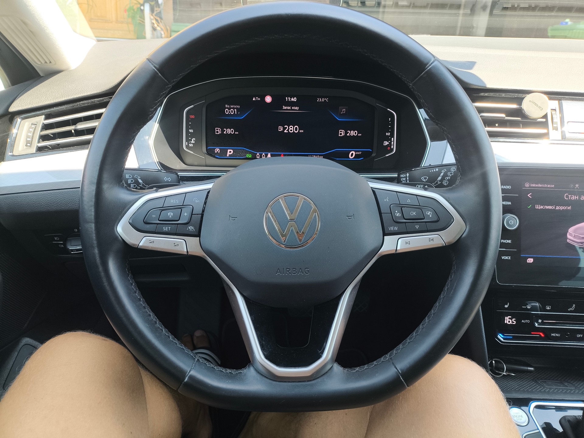 VW Passat 2.0 TDI BMT Elegance DSG-image-5