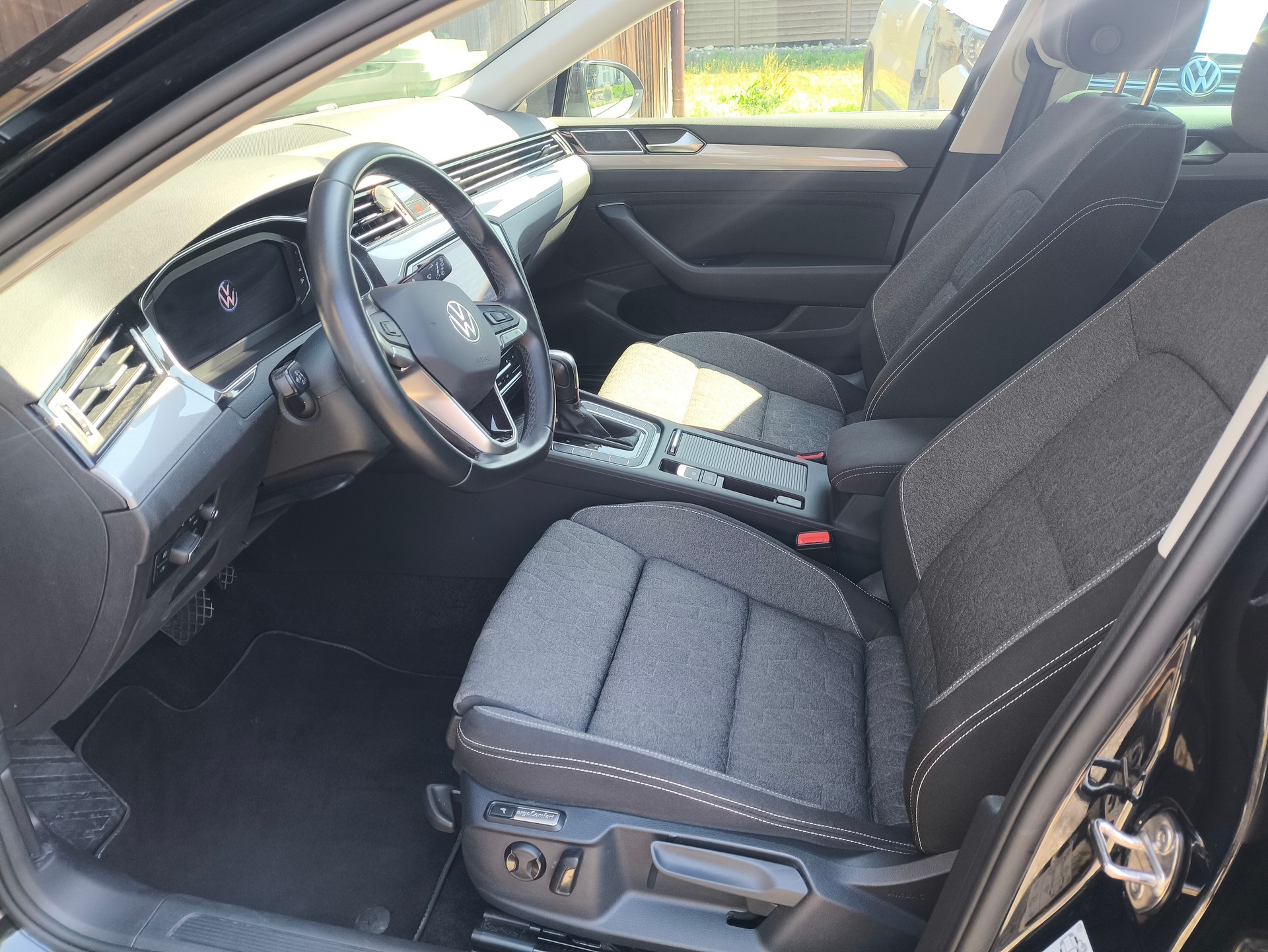 VW Passat 2.0 TDI BMT Elegance DSG-image-11