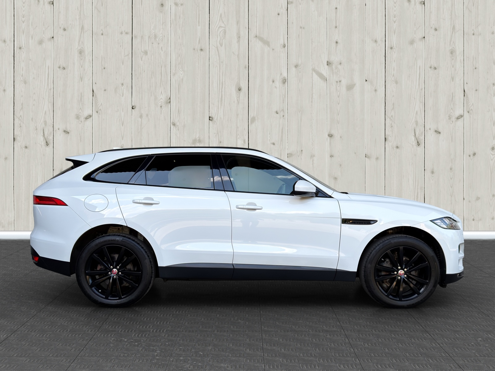 JAGUAR F-Pace 25t Prestige Advantage AWD Automatik-image-7