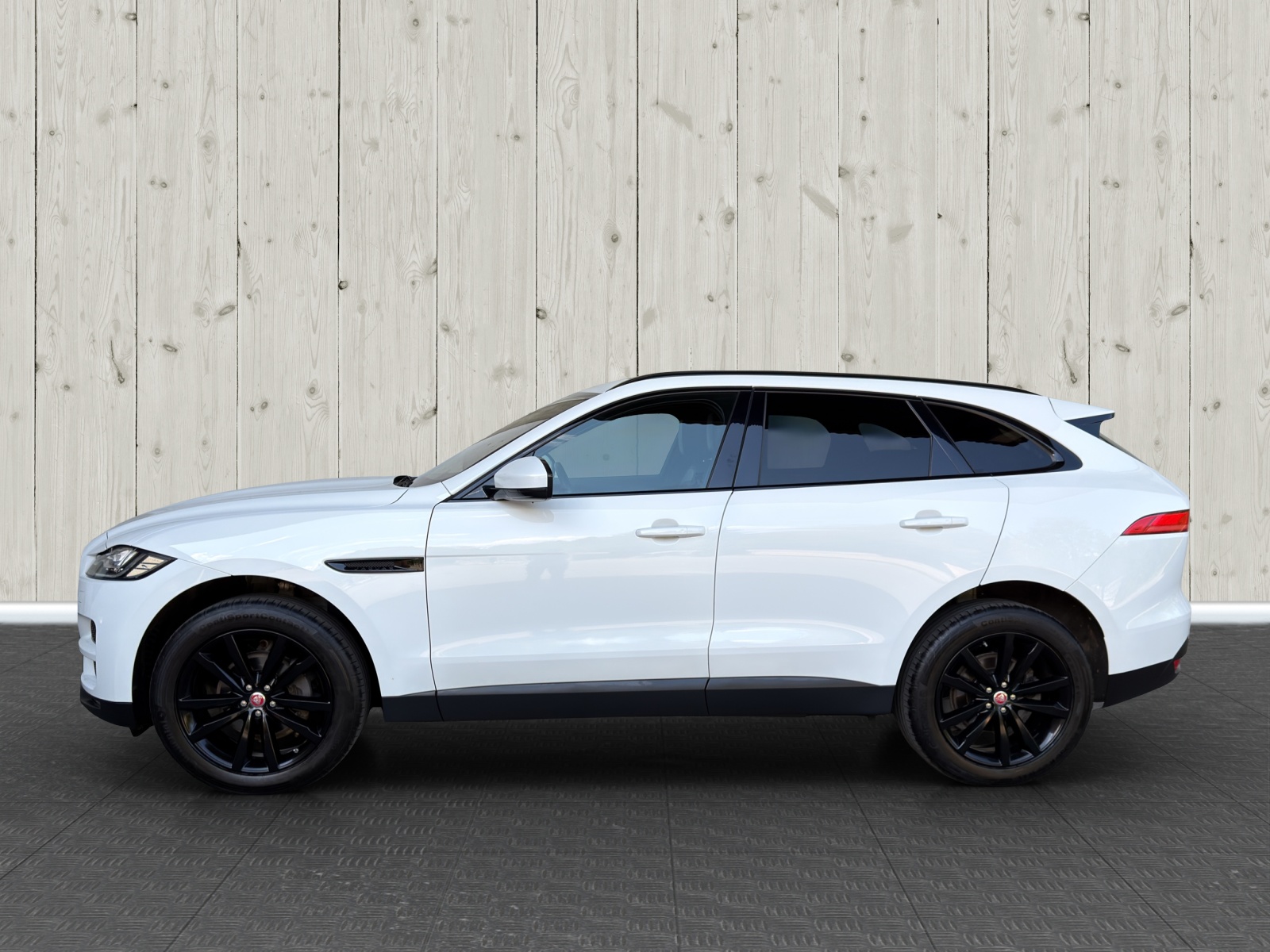 JAGUAR F-Pace 25t Prestige Advantage AWD Automatik-image-3